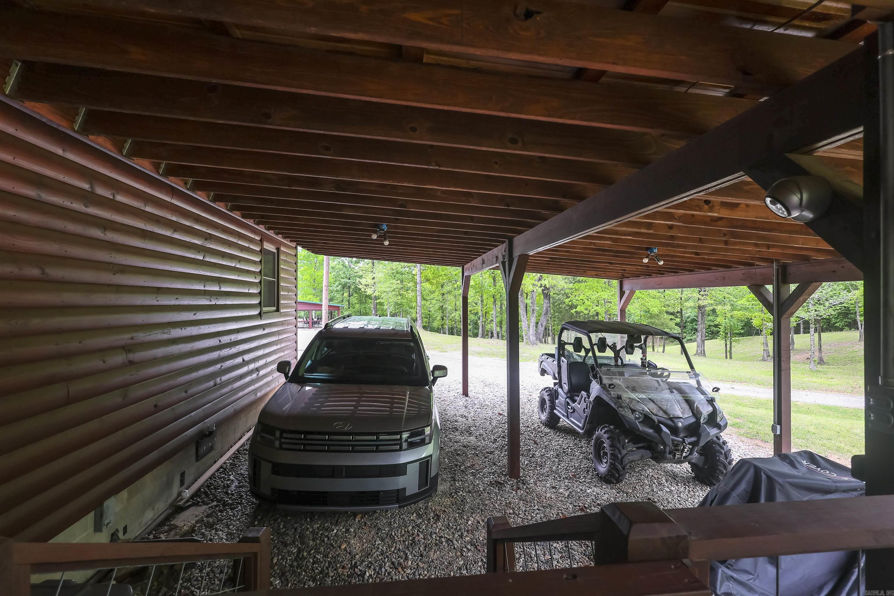 RIVERCHASE - Residential