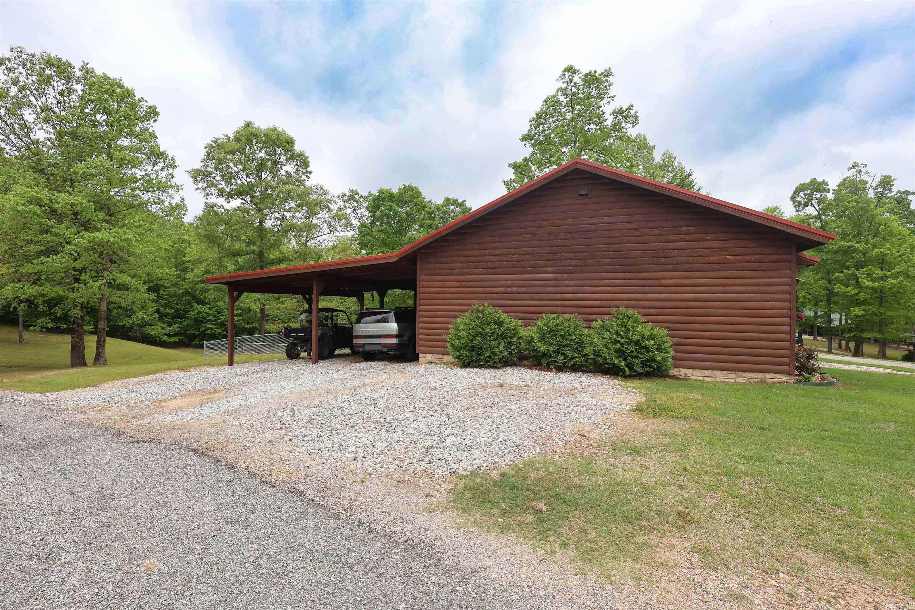 RIVERCHASE - Residential