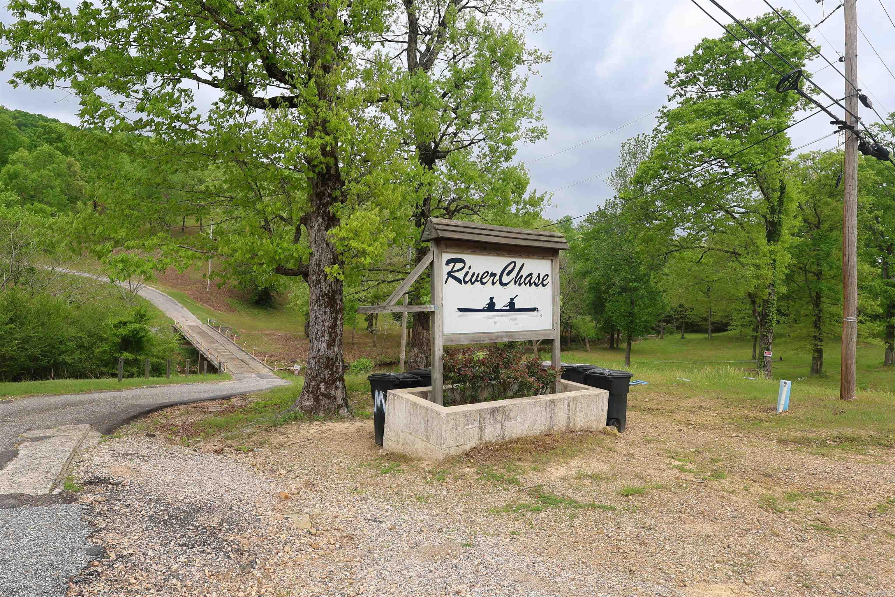 RIVERCHASE - Residential