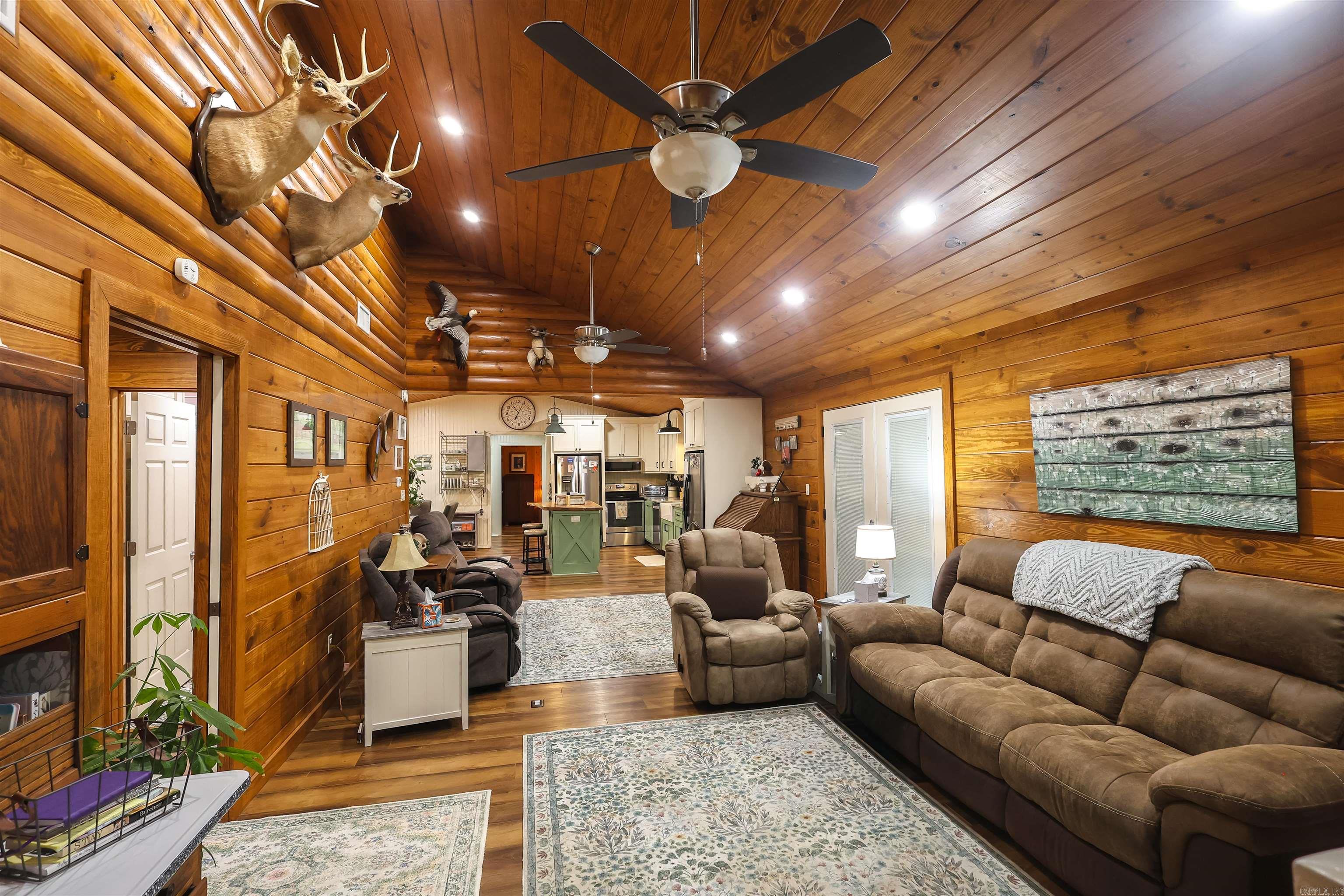 RIVERCHASE - Residential