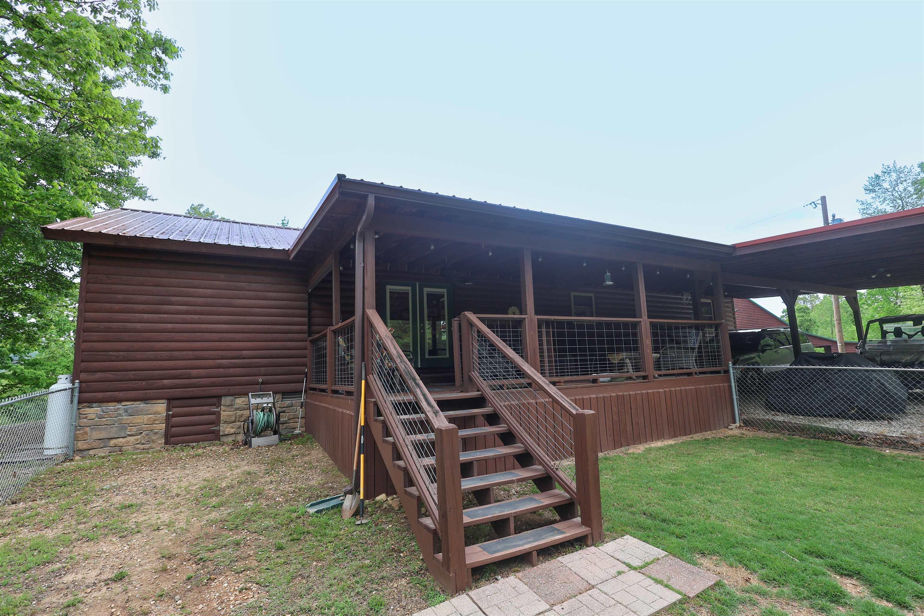 RIVERCHASE - Residential