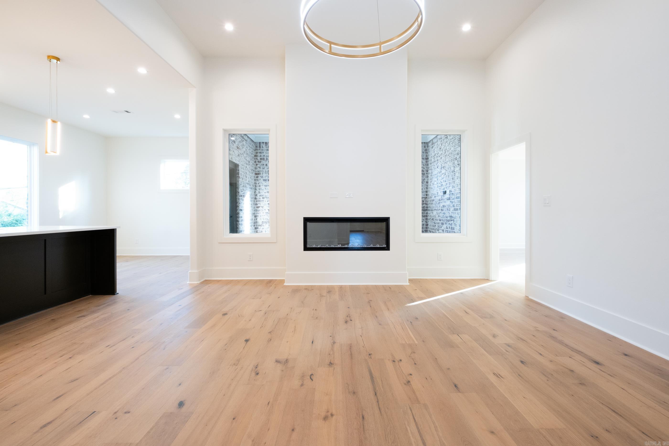 MERGERON COURT - Residential