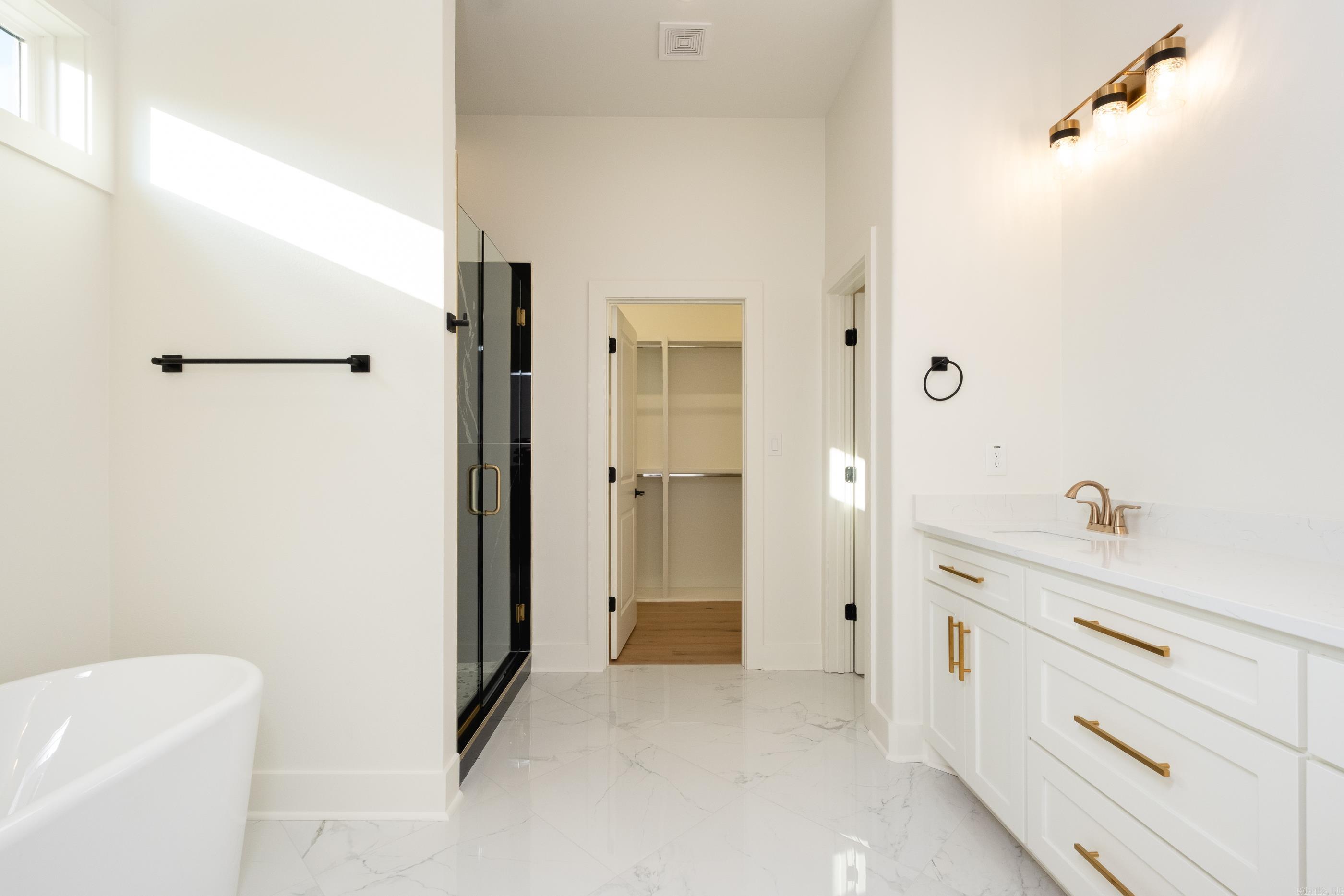 MERGERON COURT - Residential