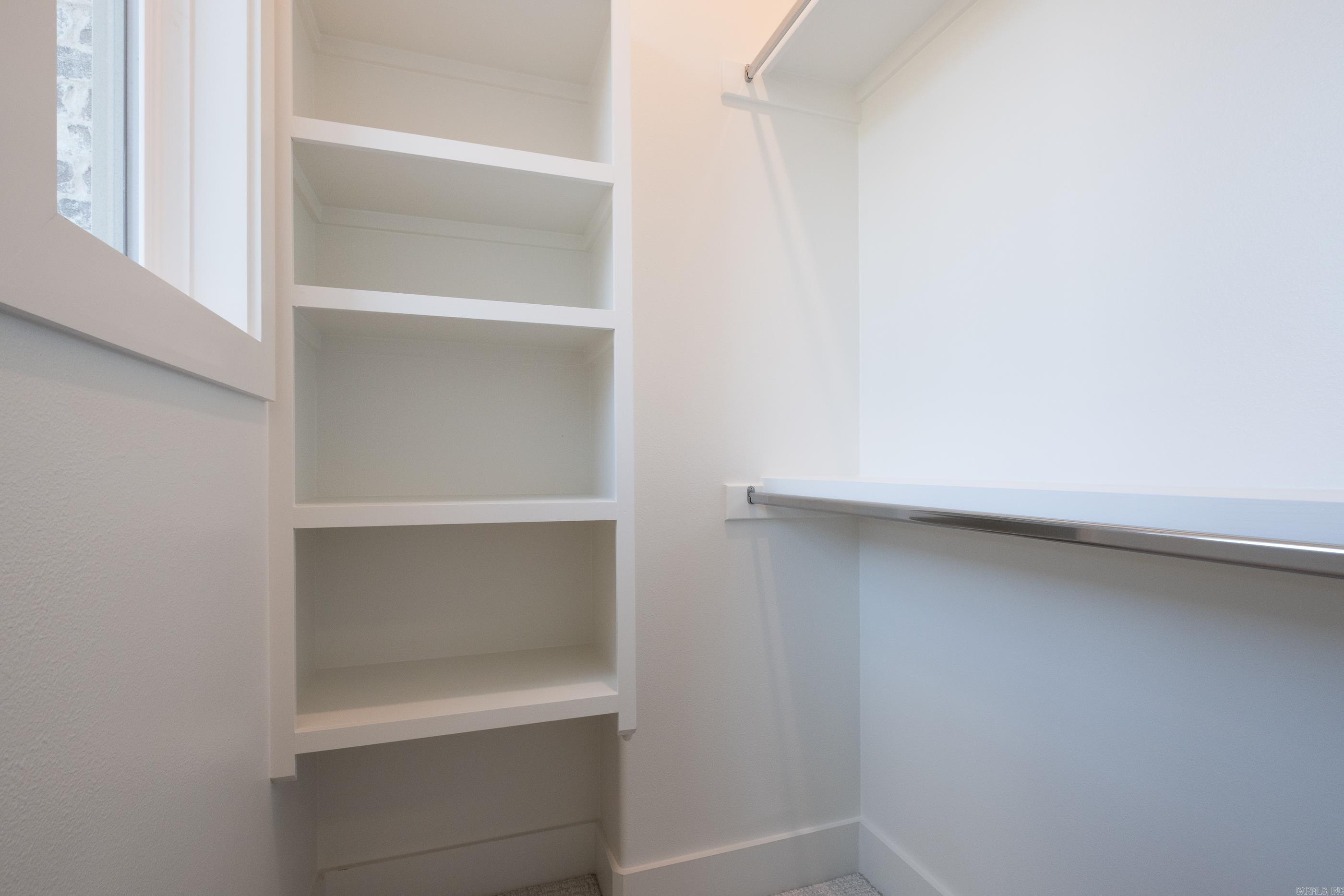 MERGERON COURT - Residential