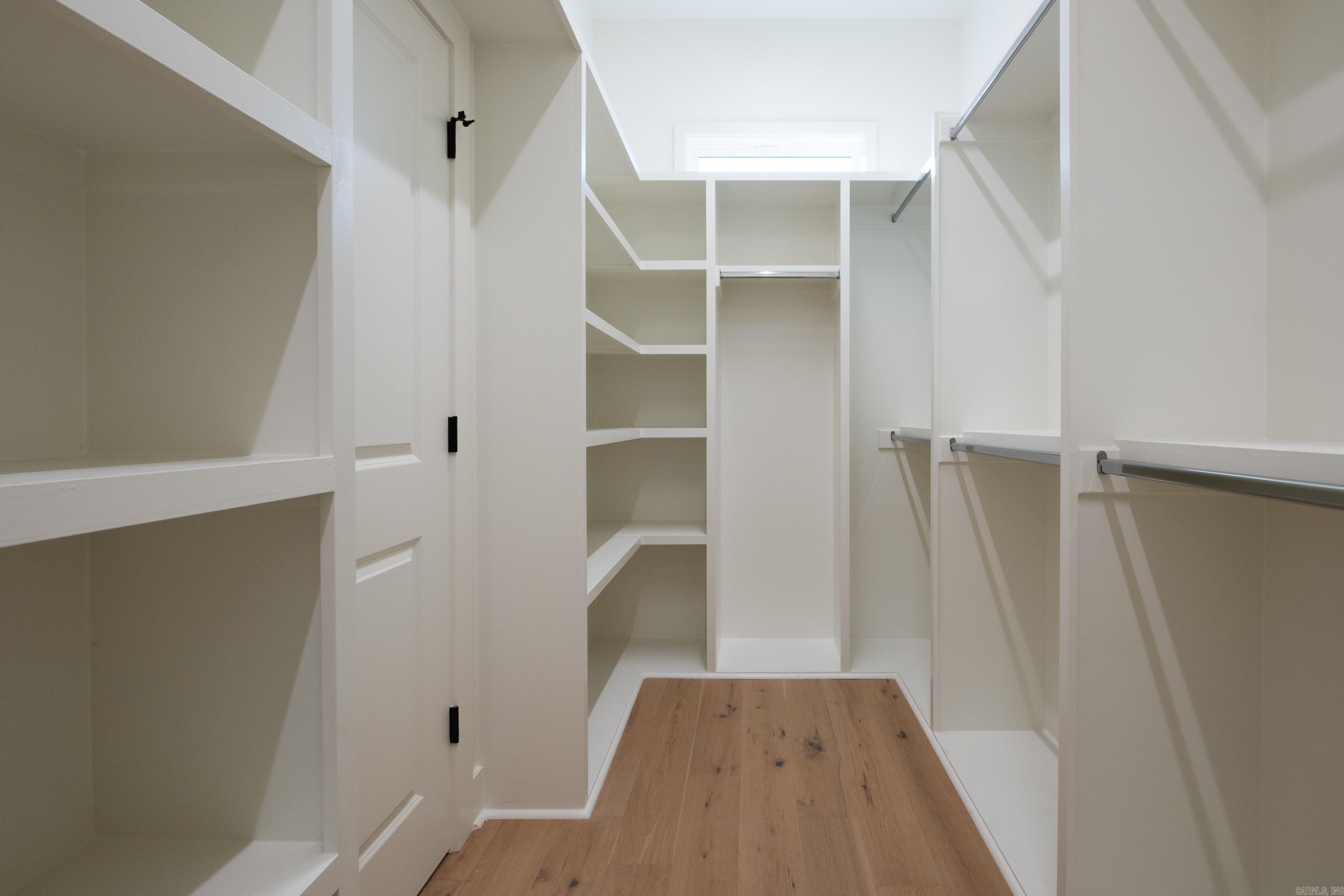 MERGERON COURT - Residential