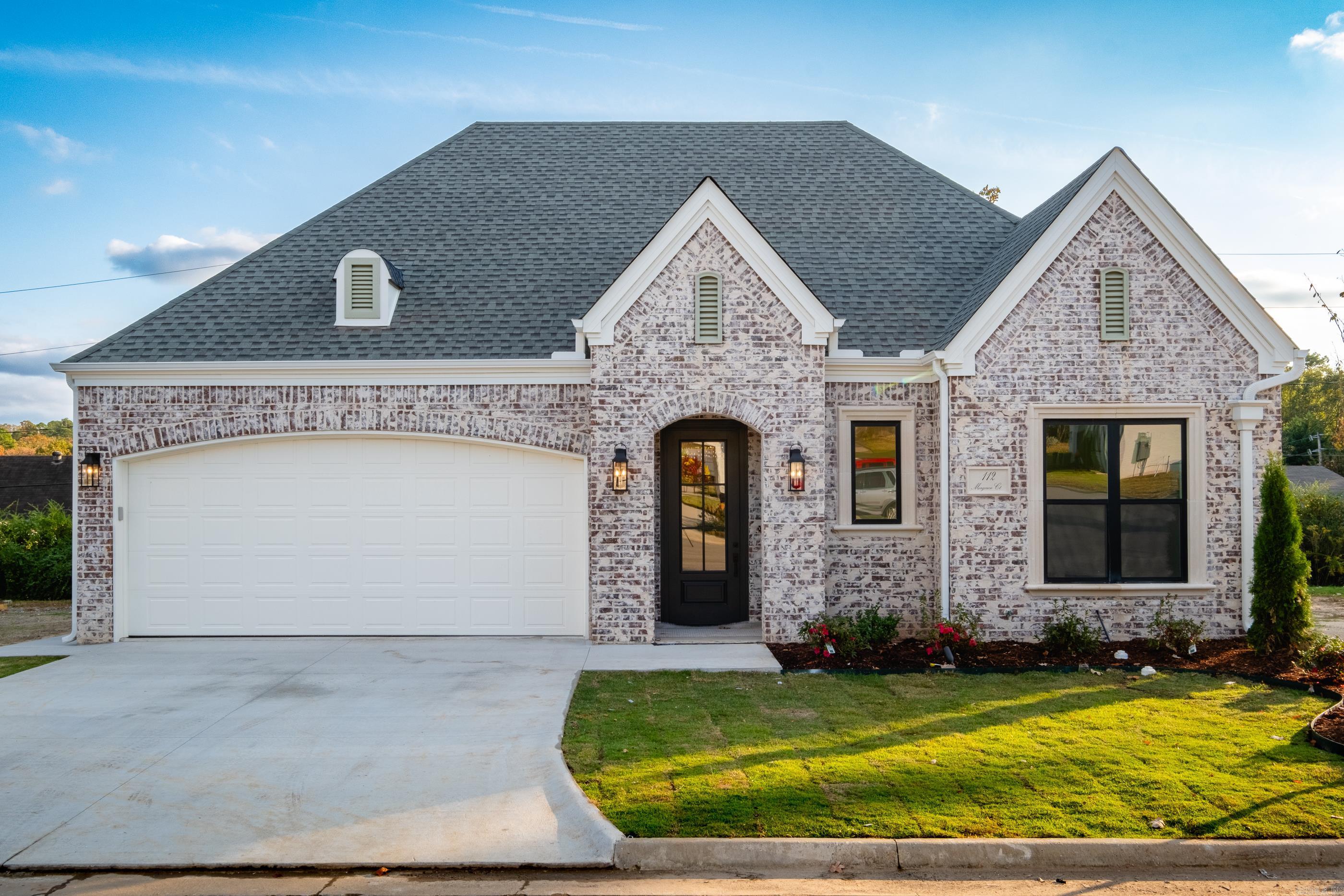 MERGERON COURT - Residential