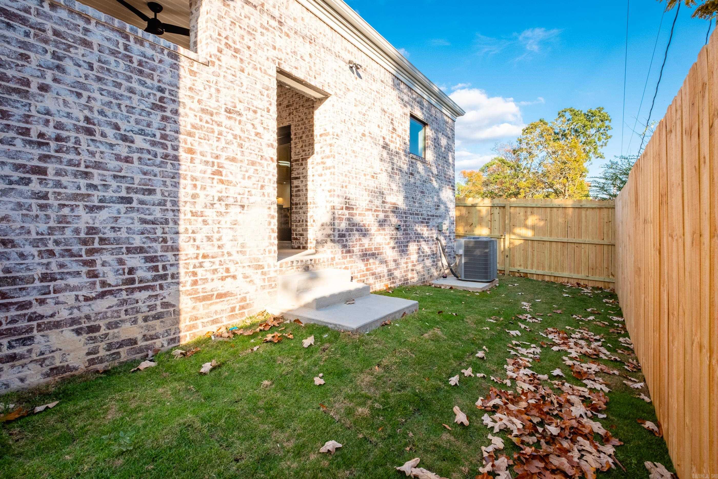 MERGERON COURT - Residential