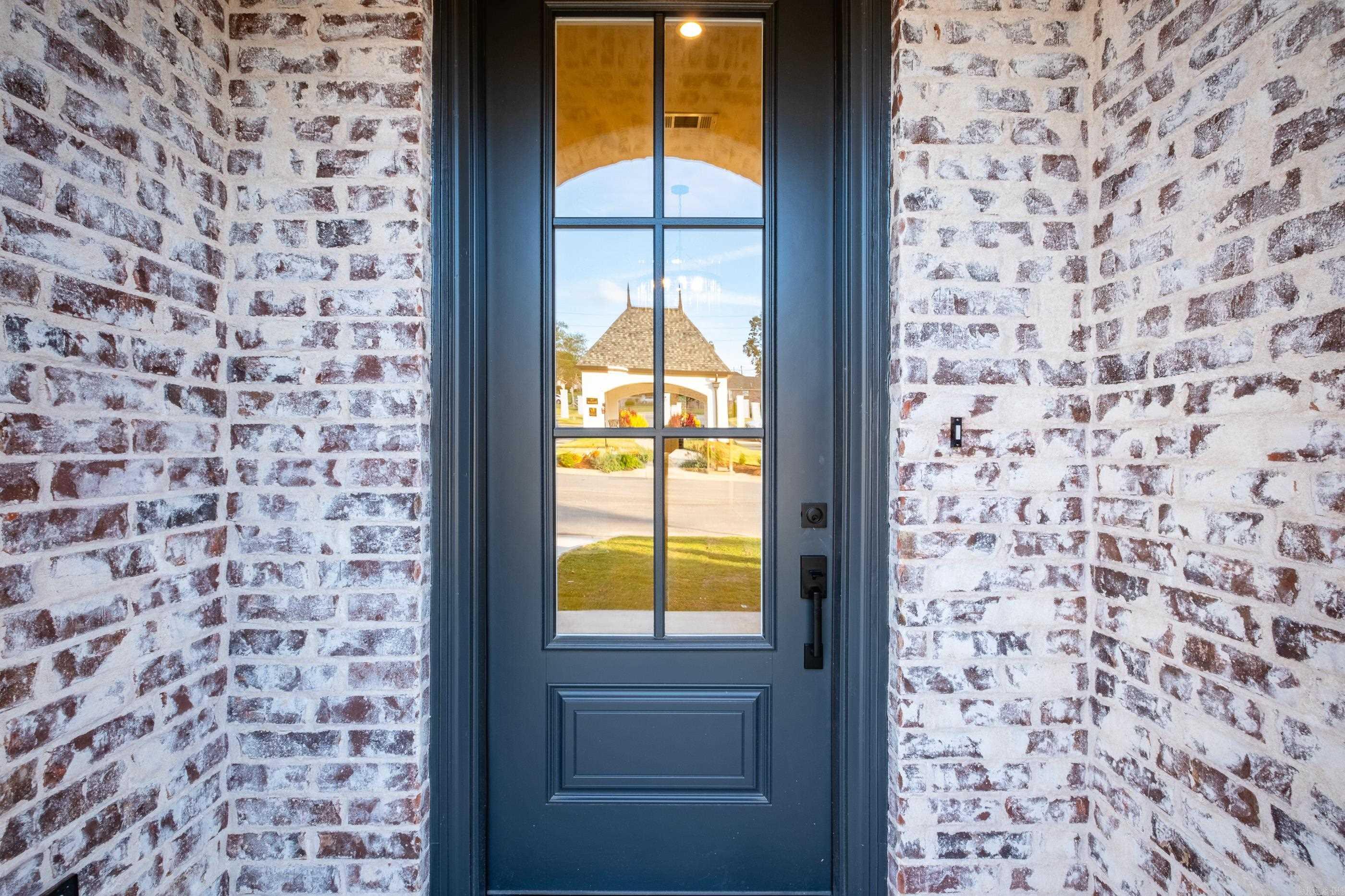 MERGERON COURT - Residential