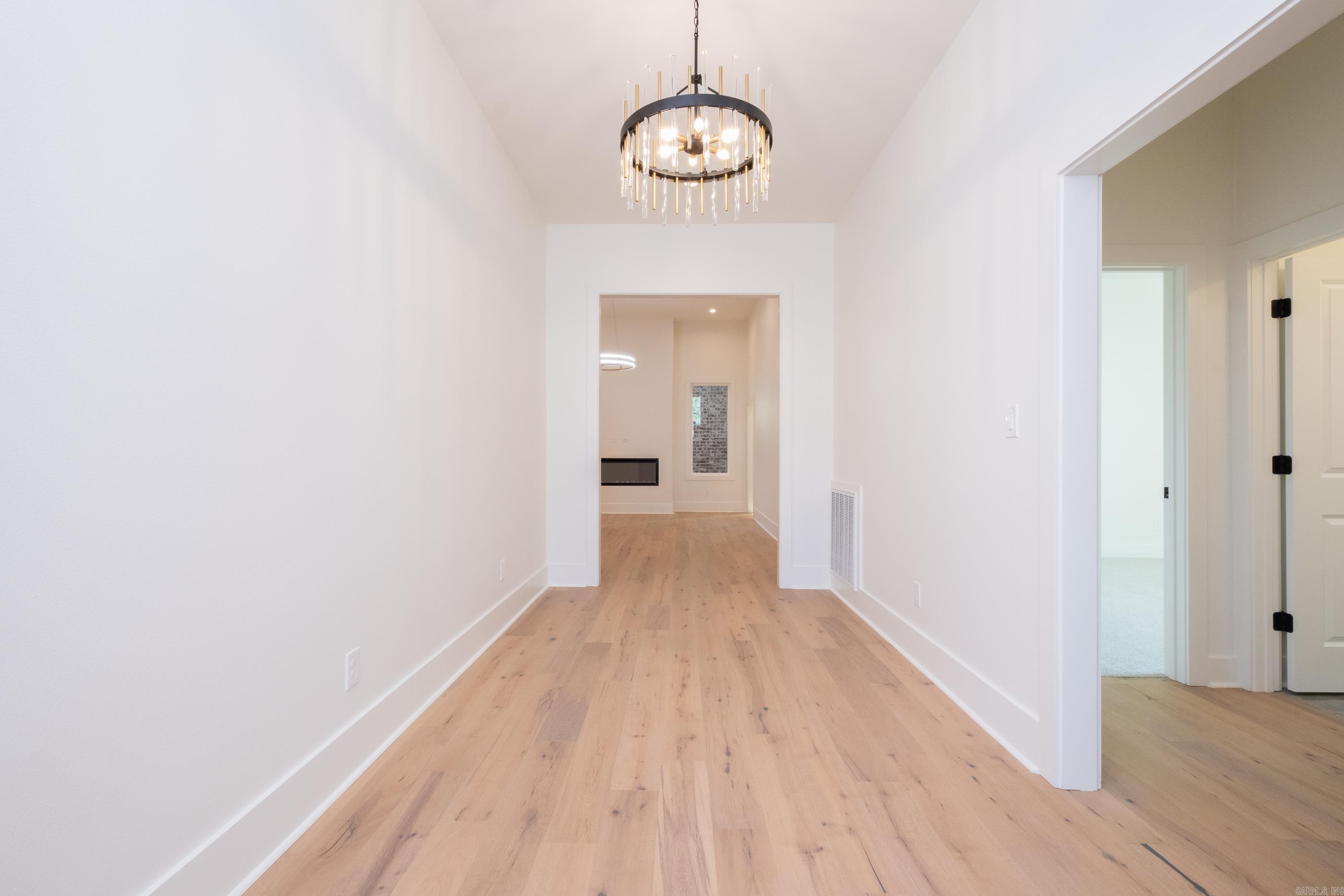 MERGERON COURT - Residential