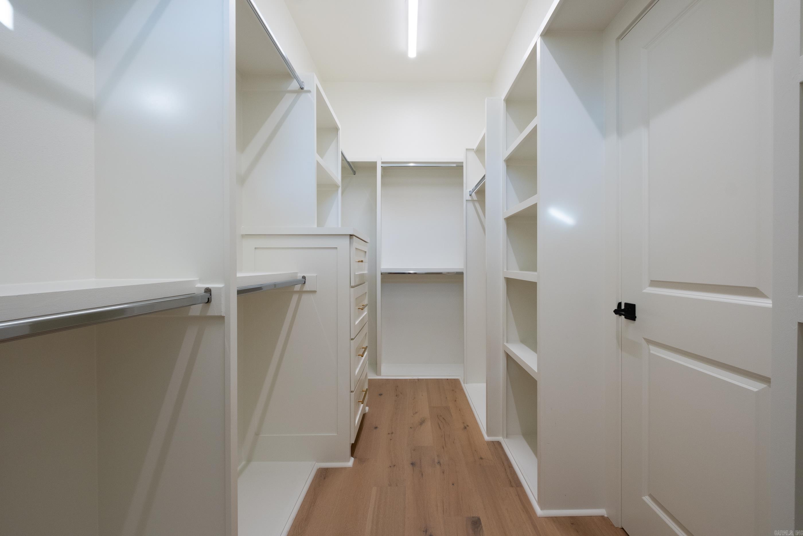 MERGERON COURT - Residential