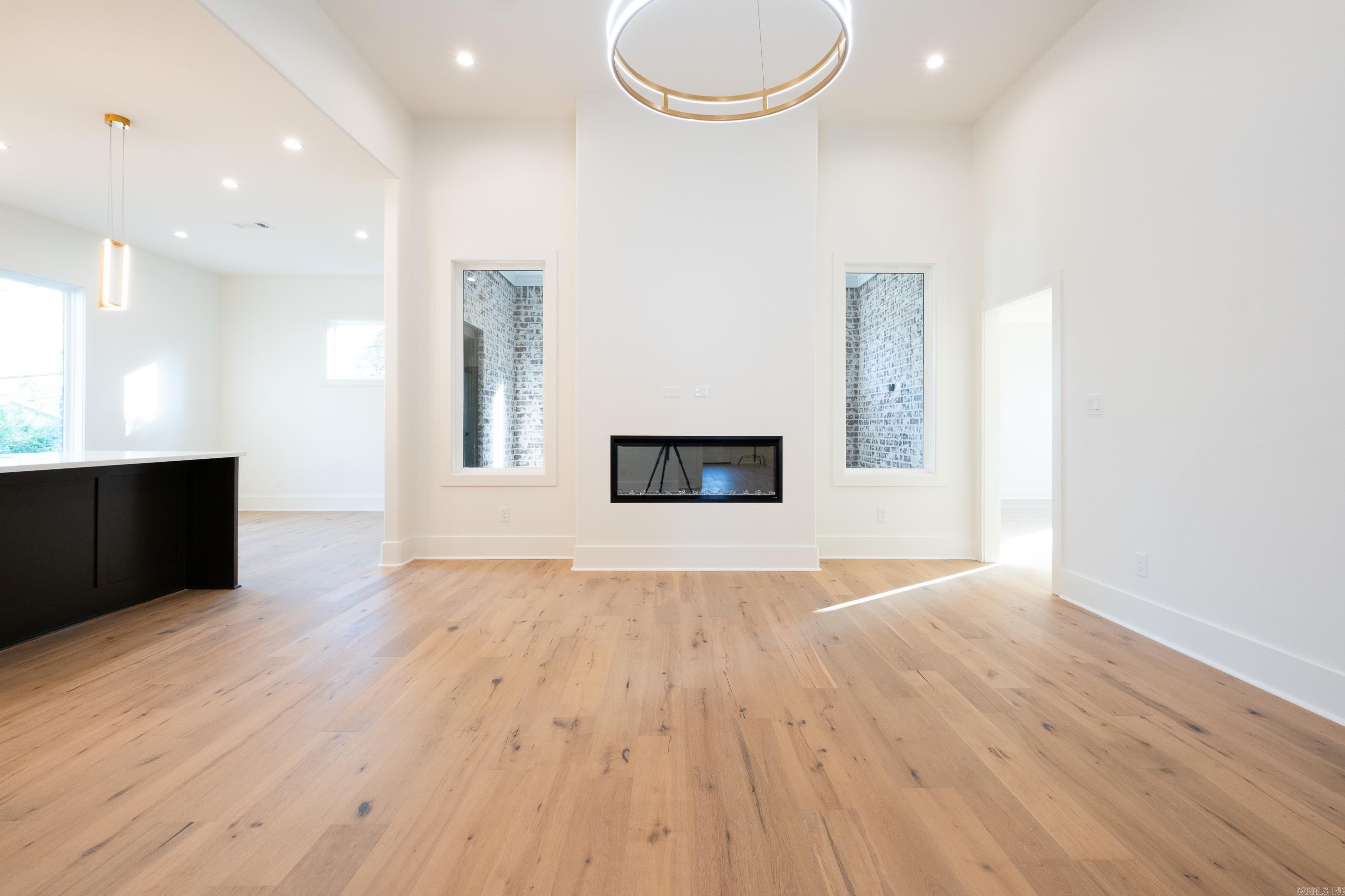 MERGERON COURT - Residential