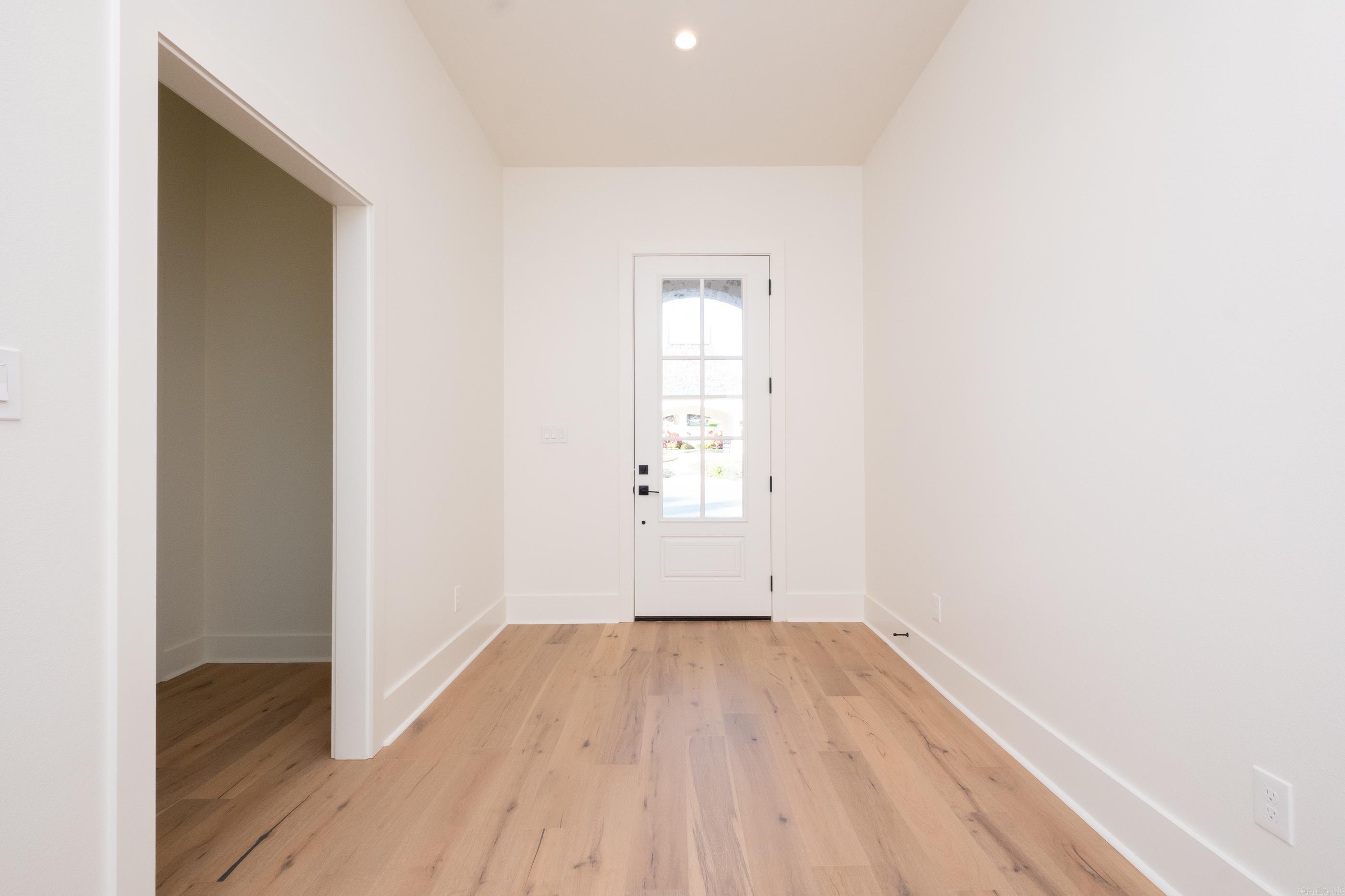 MERGERON COURT - Residential