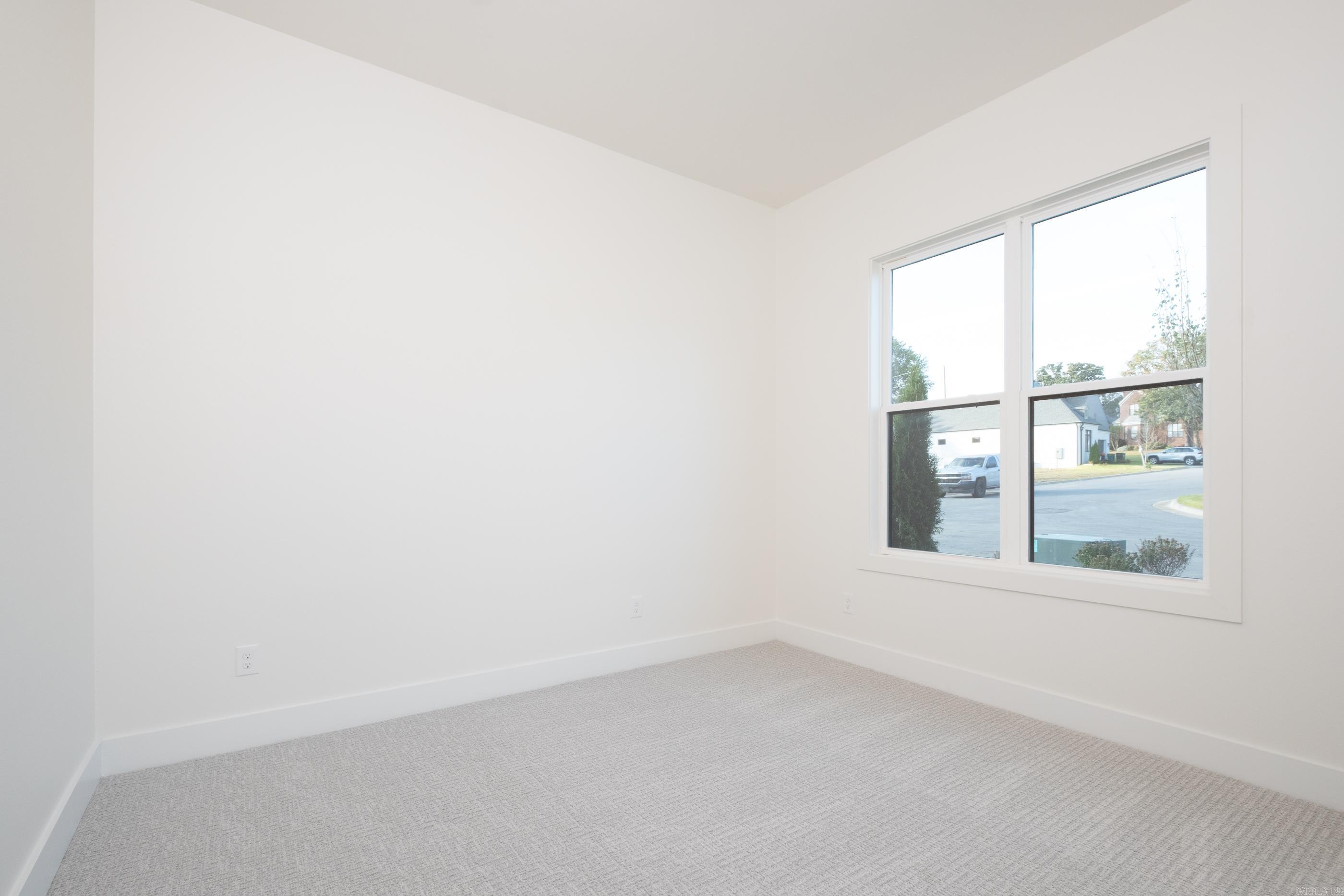 MERGERON COURT - Residential