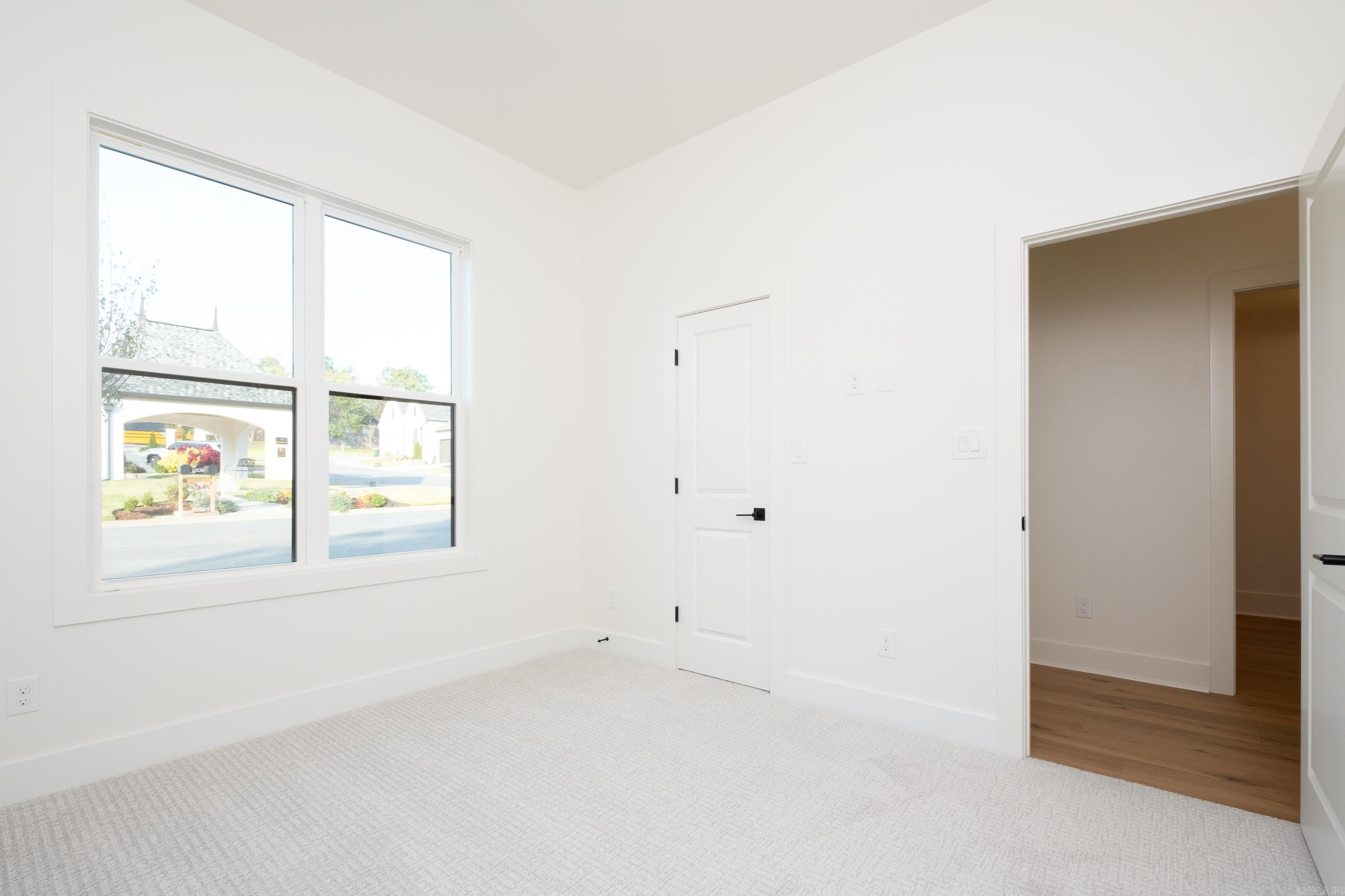 MERGERON COURT - Residential