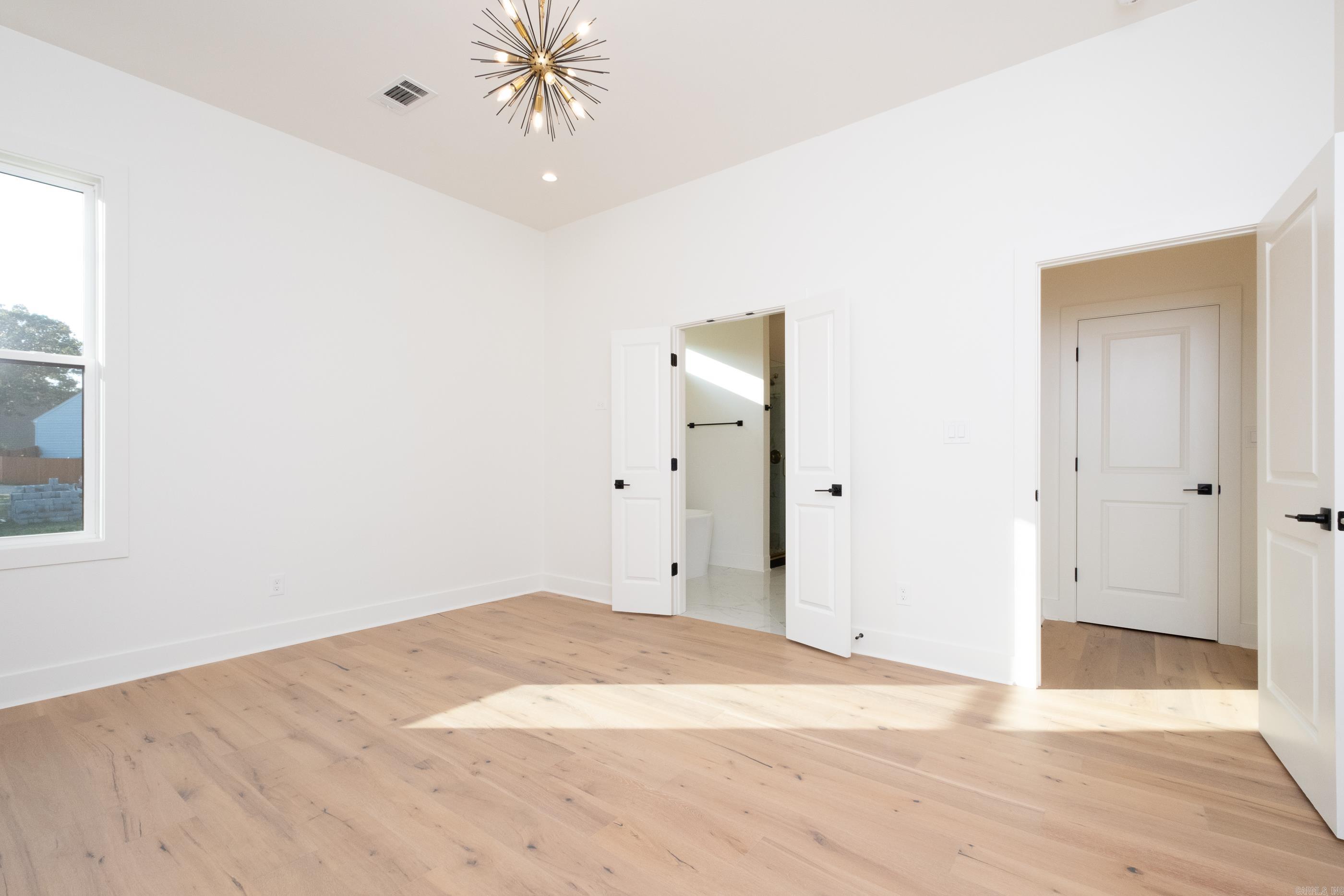 MERGERON COURT - Residential