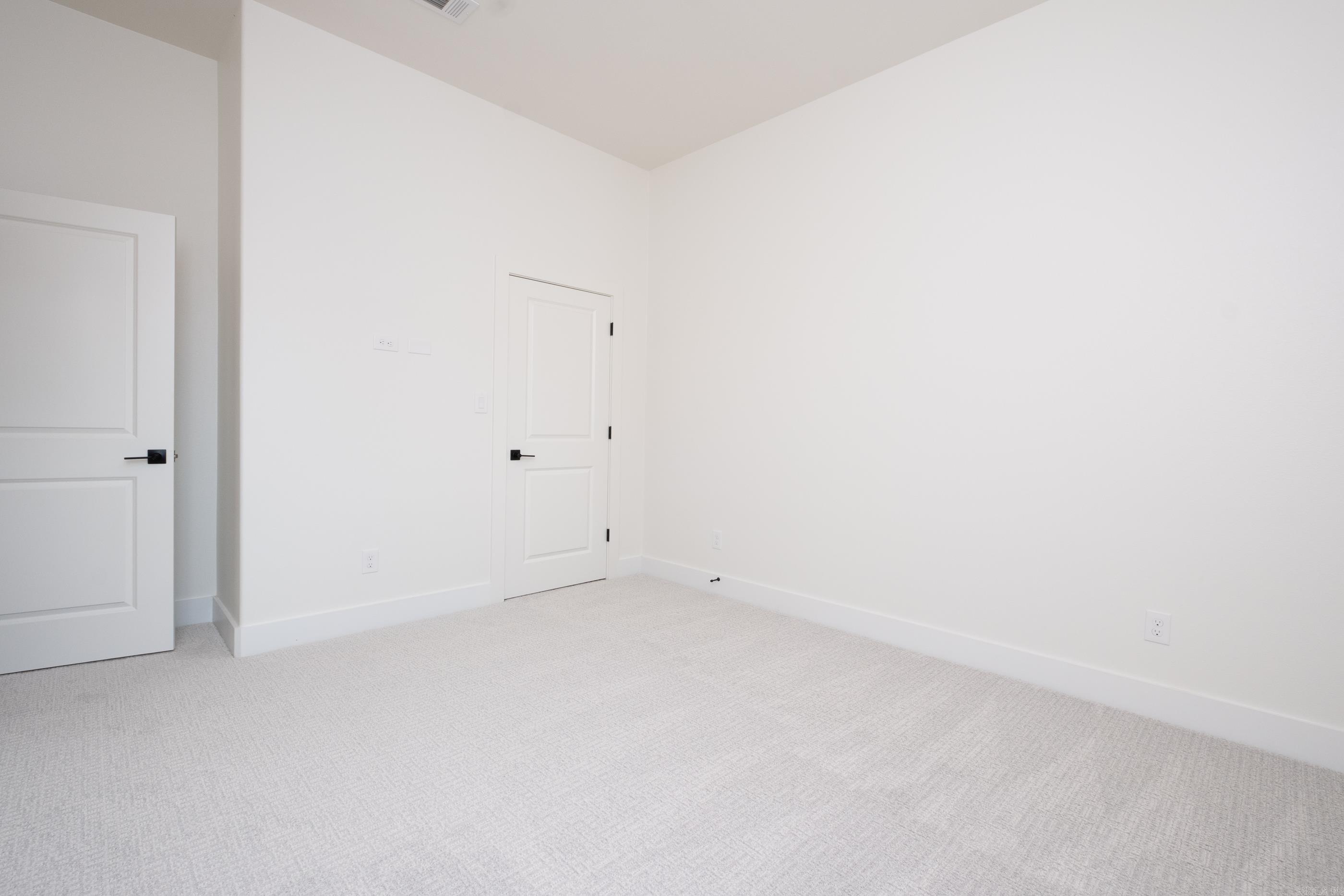 MERGERON COURT - Residential