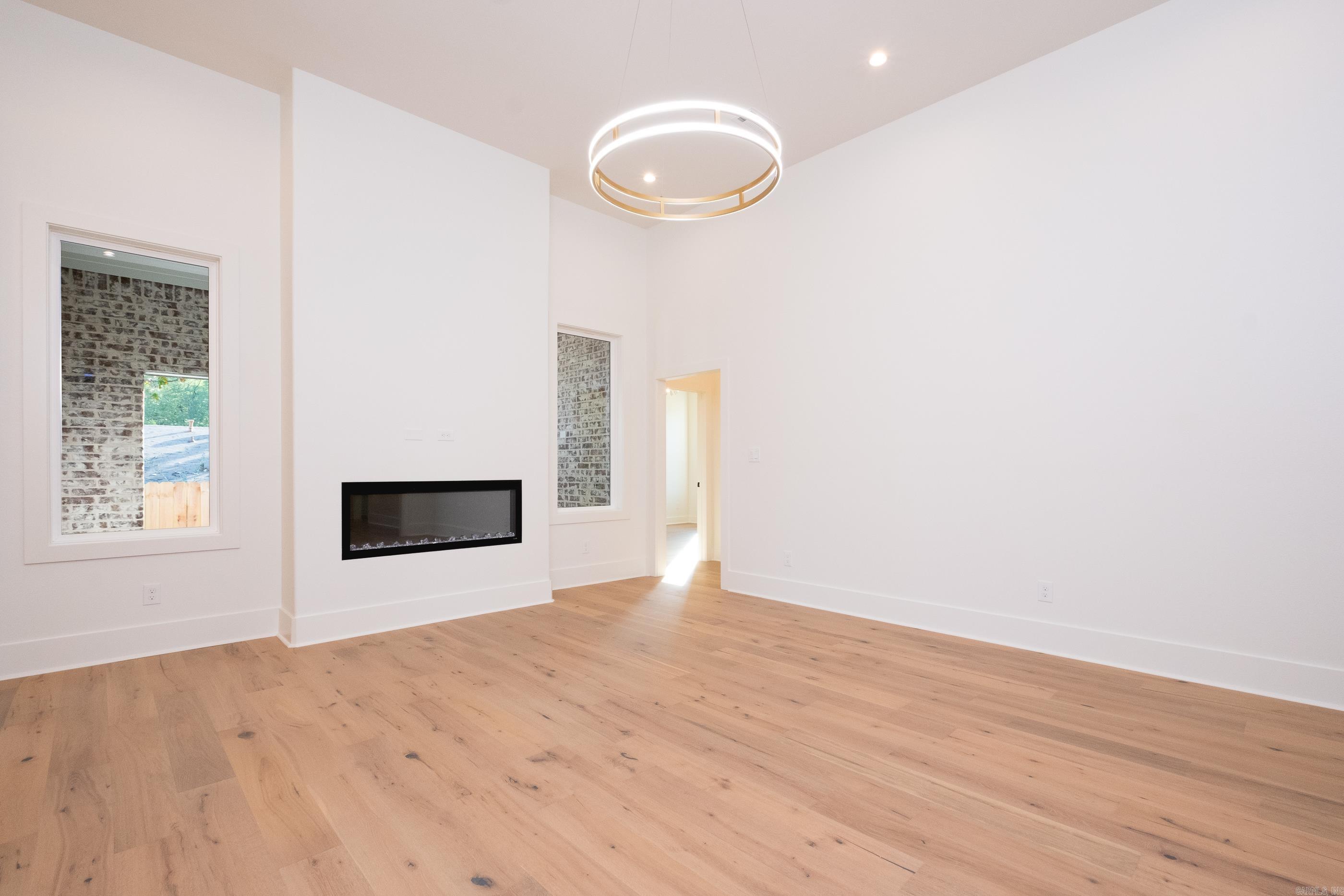 MERGERON COURT - Residential