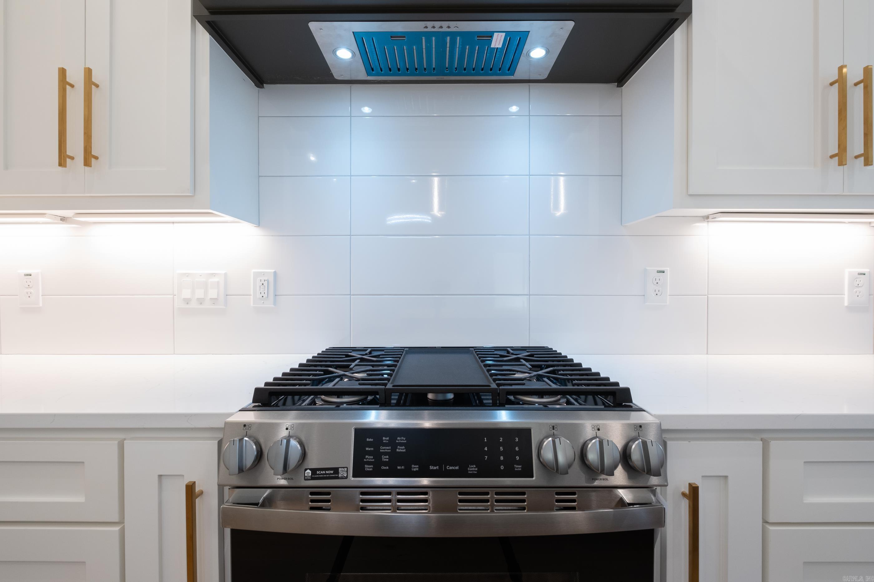 MERGERON COURT - Residential