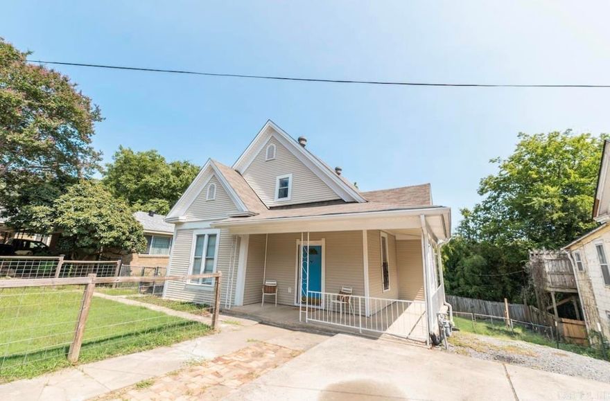 What a gem of a home! Located off Markham, close to downtown Little Rock and the Historic Union Depot Neighborhood. 3 bed, 2 bath, two story  charming home with fenced in front and back yard. Perfect neighborhood for walking your dog and can even walk to nearby restaurants!  Remodeled in 2022 including new floors throughout, new HVAC, new hot water heater, new paint throughout and updated kitchen and bathroom. Currently being used as a successful Airbnb but would make a perfect home as well! Schedule a showing today!