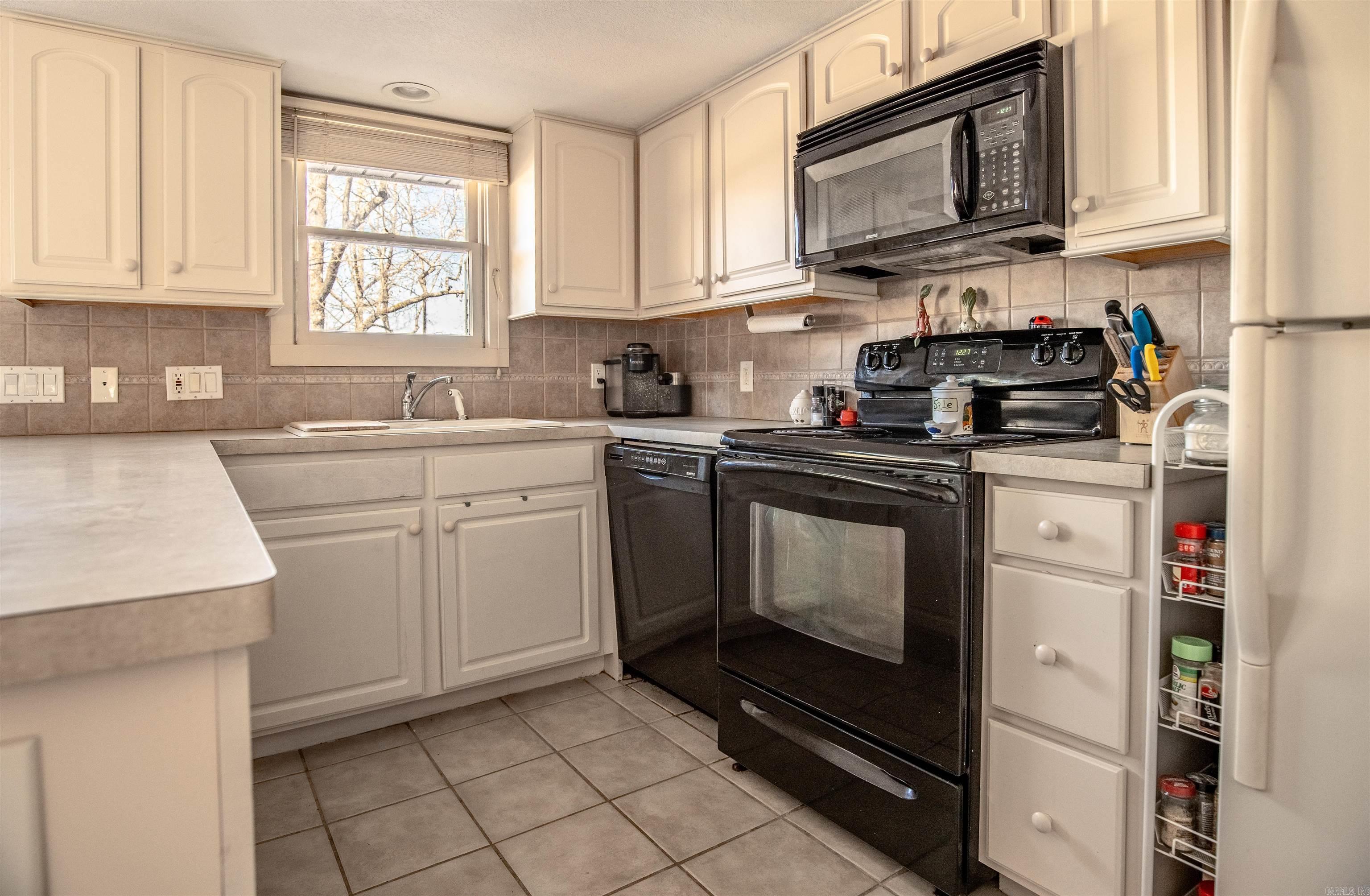 Castellon Courts #2 - Residential