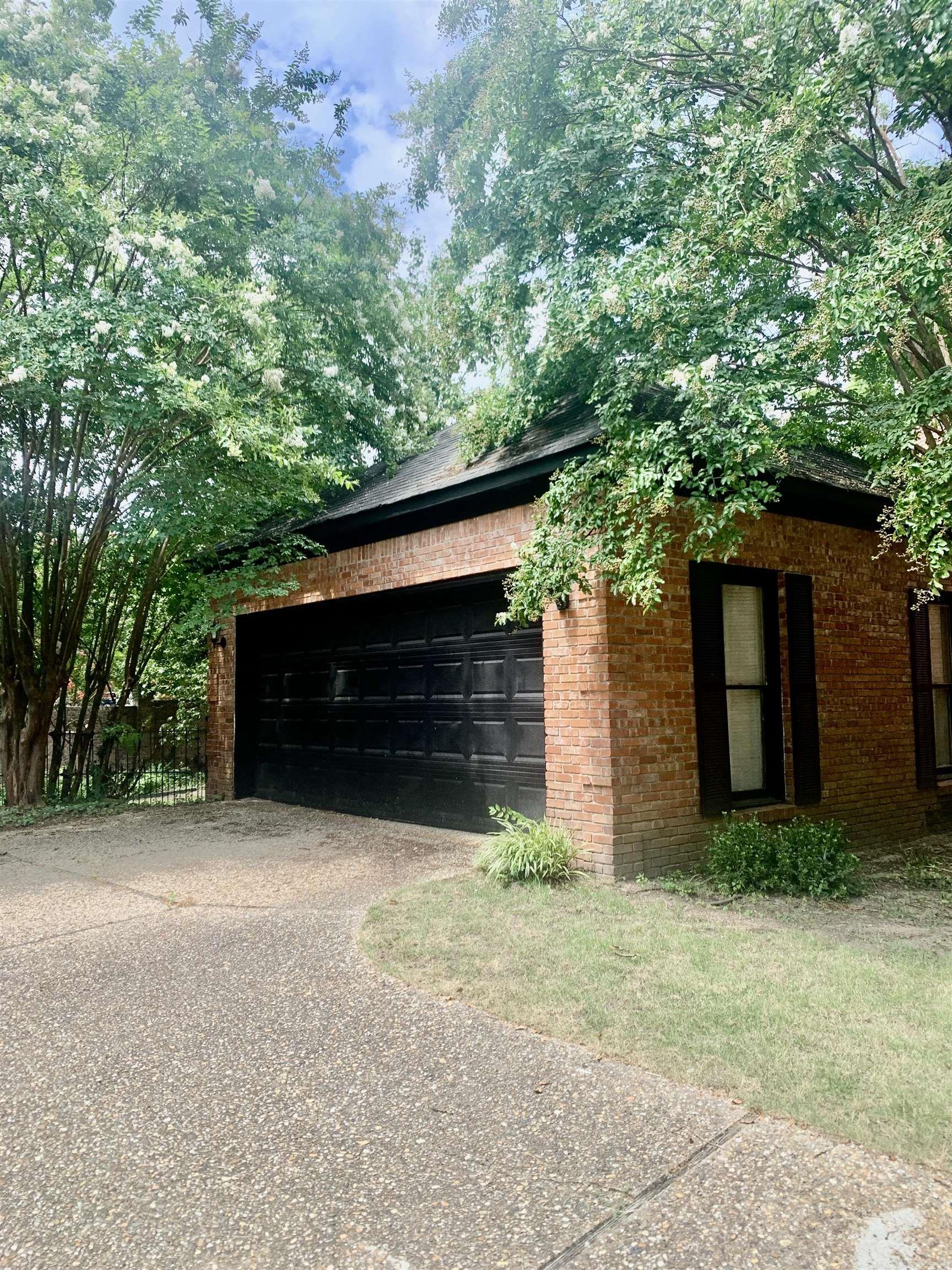 PLEASANT VALLEY ESTATES - Residential