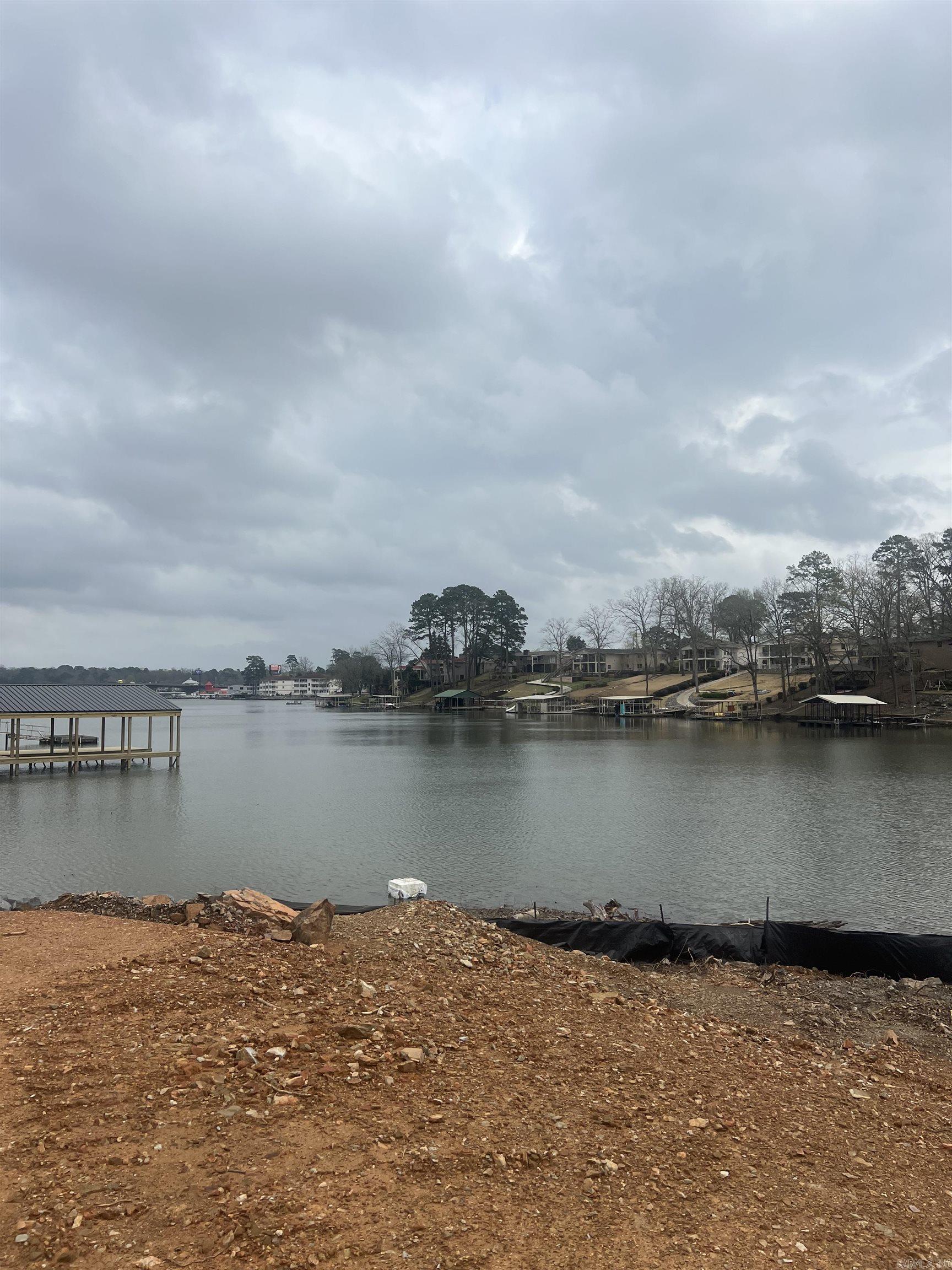 Lake Hamilton - Land