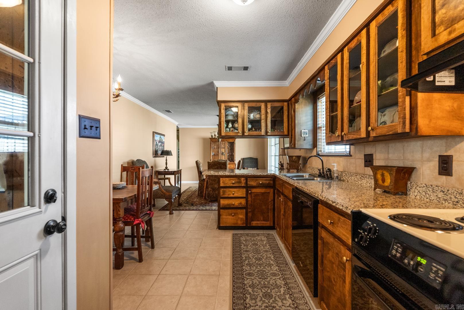 Royal Manor - Residential