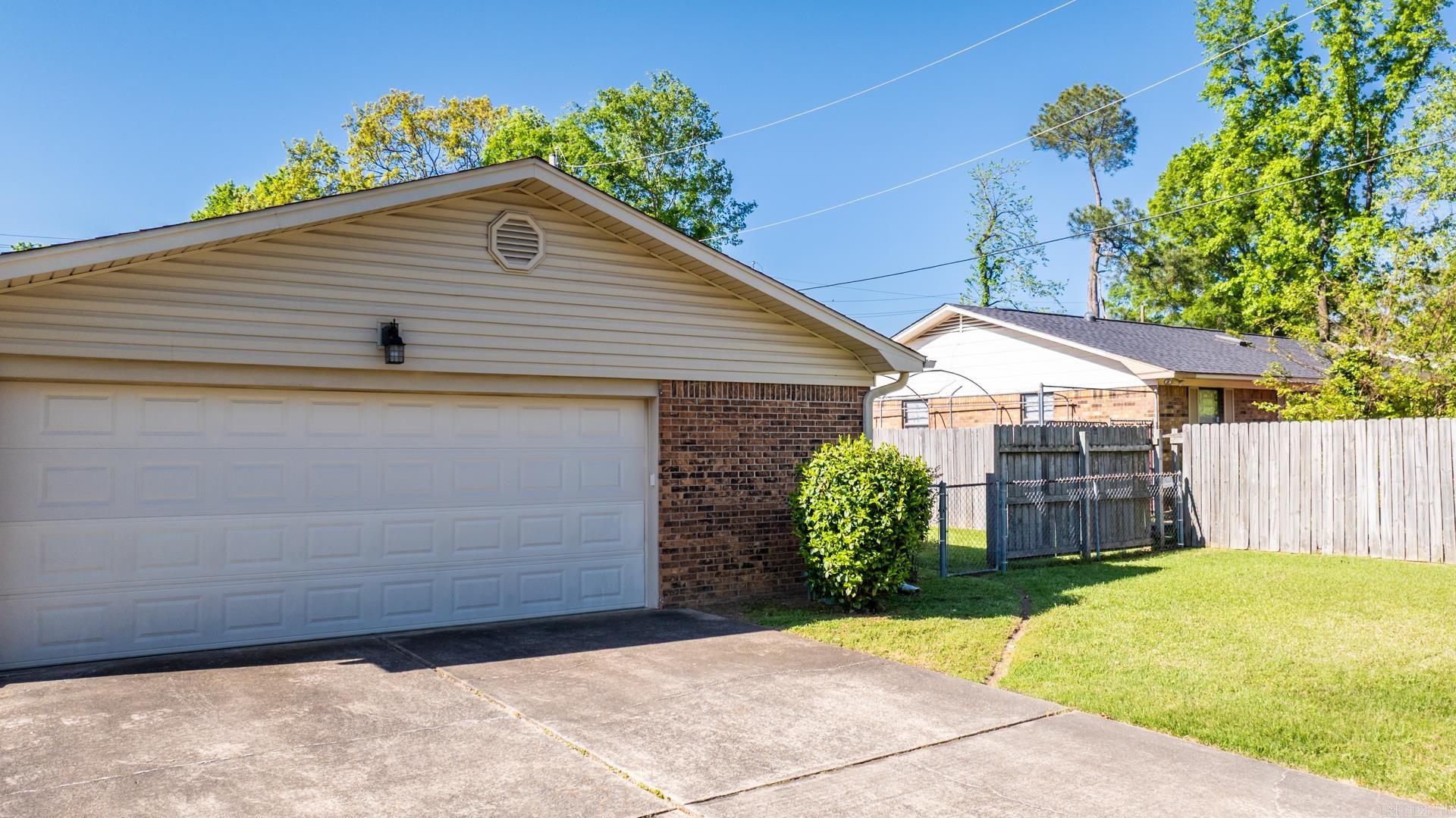 Royal Manor - Residential