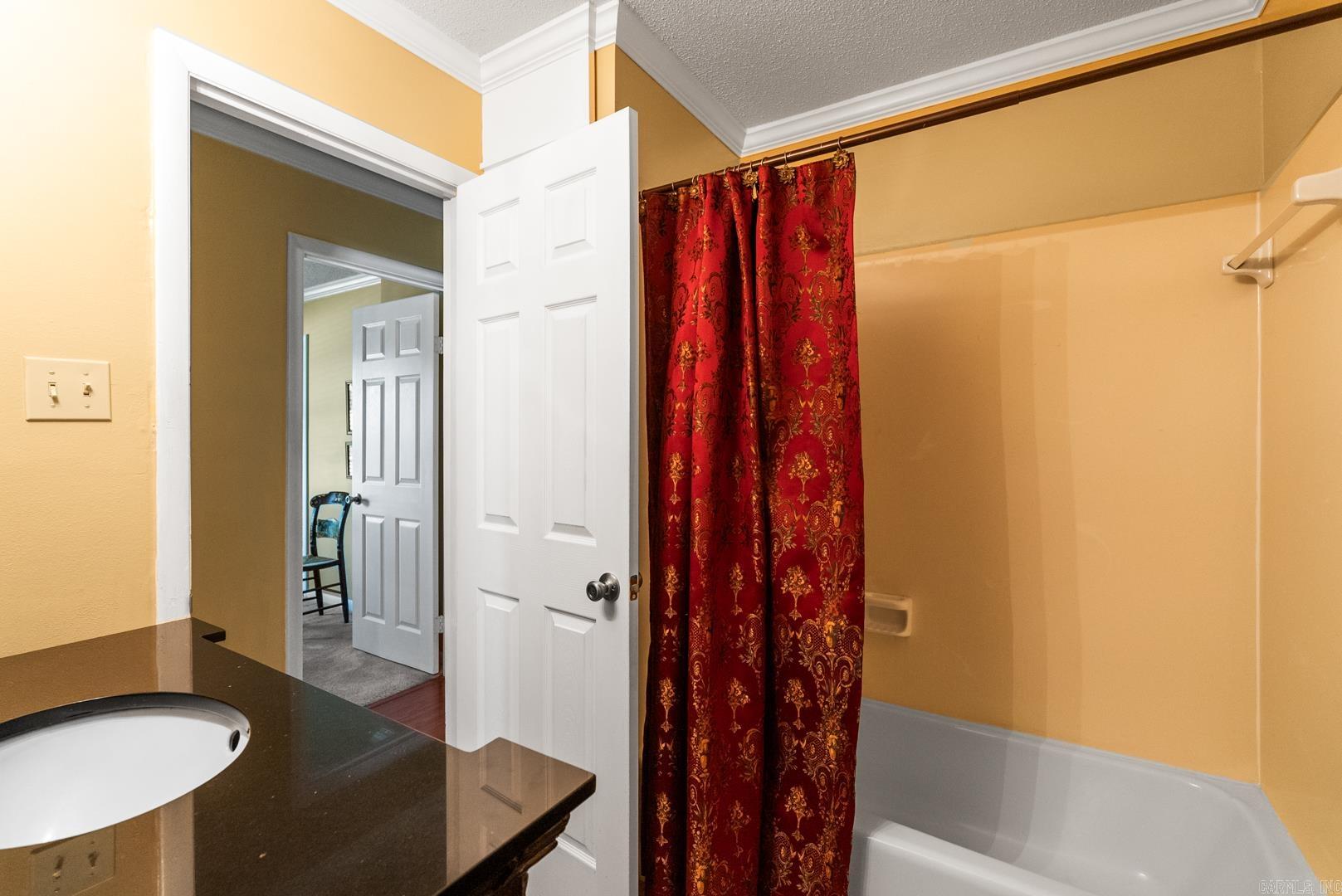 Royal Manor - Residential