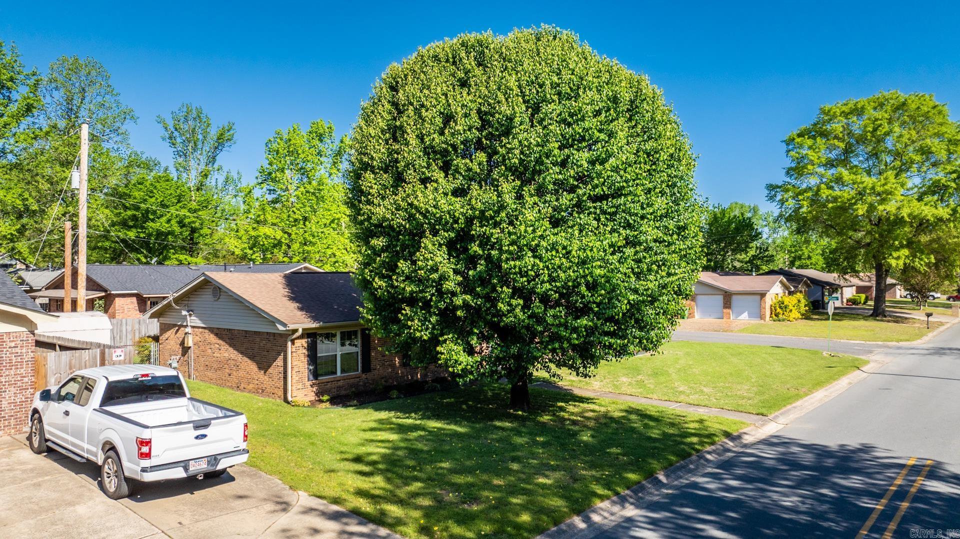 Royal Manor - Residential