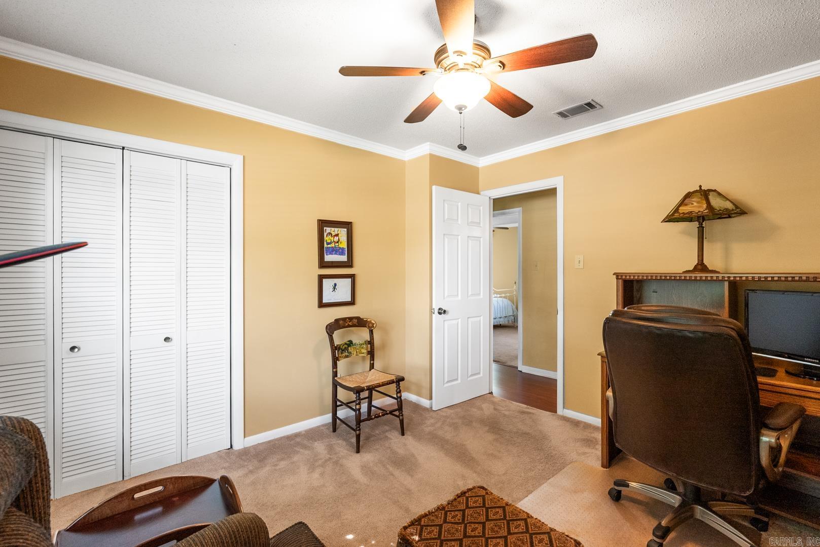 Royal Manor - Residential