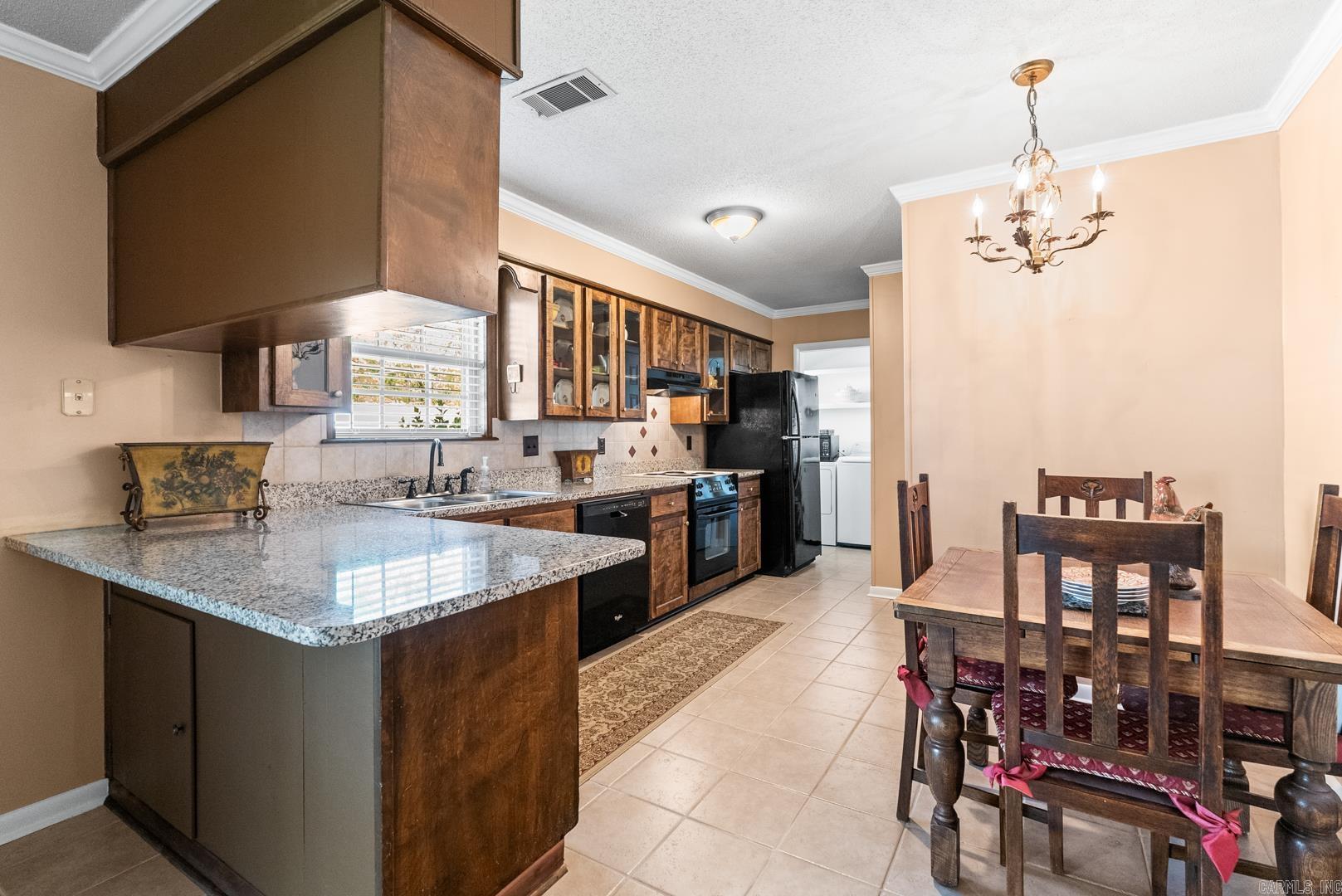 Royal Manor - Residential