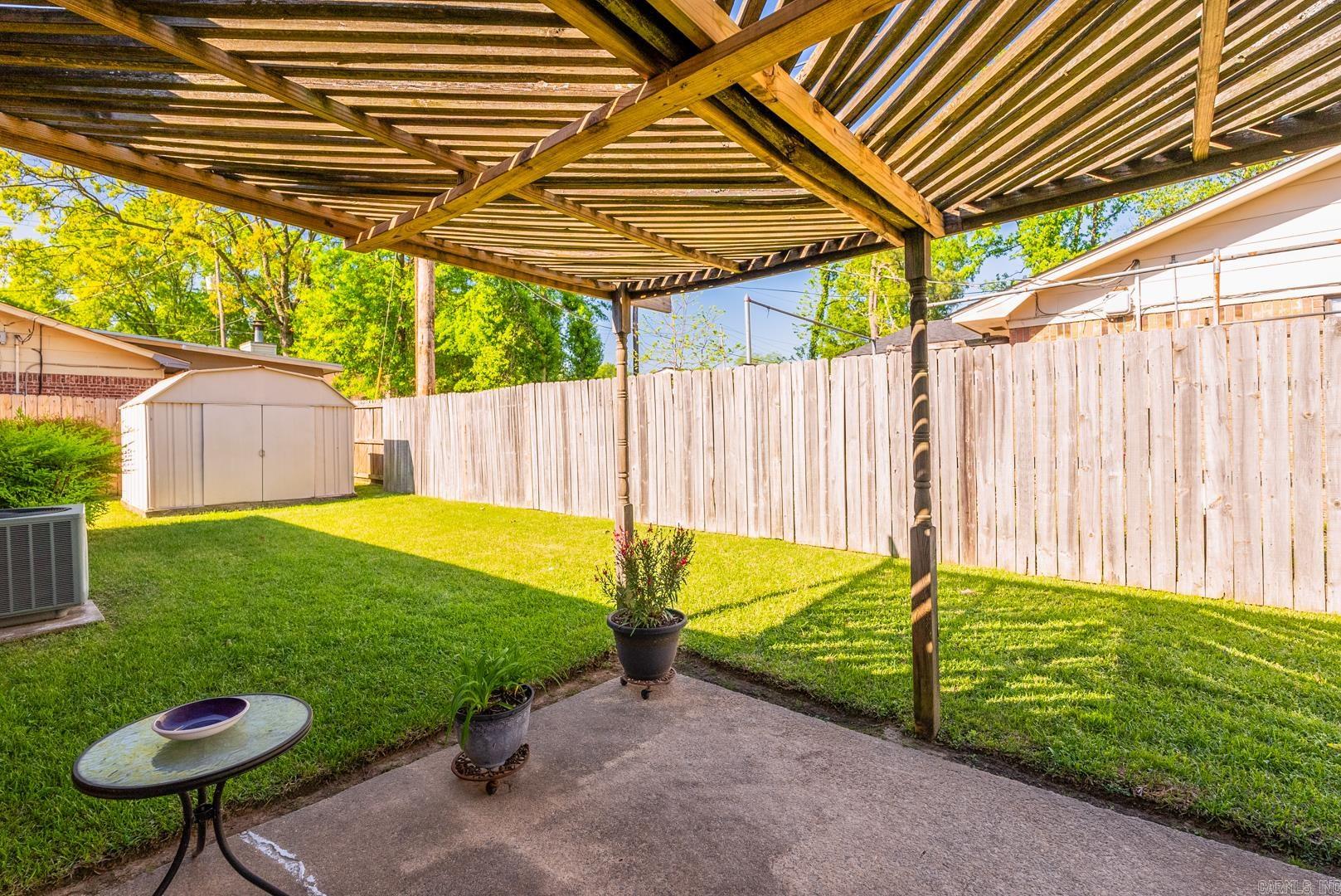 Royal Manor - Residential