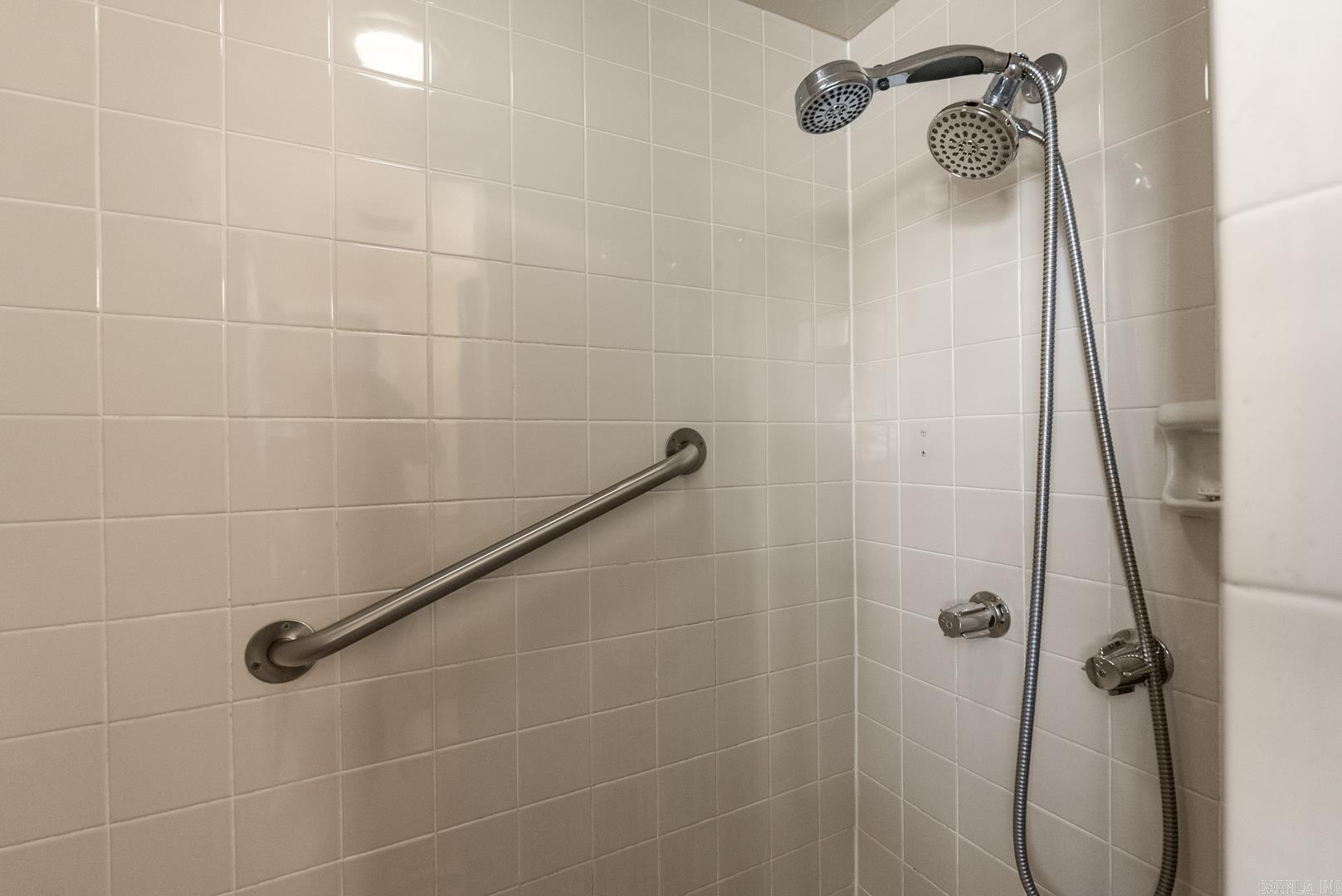 Royal Manor - Residential