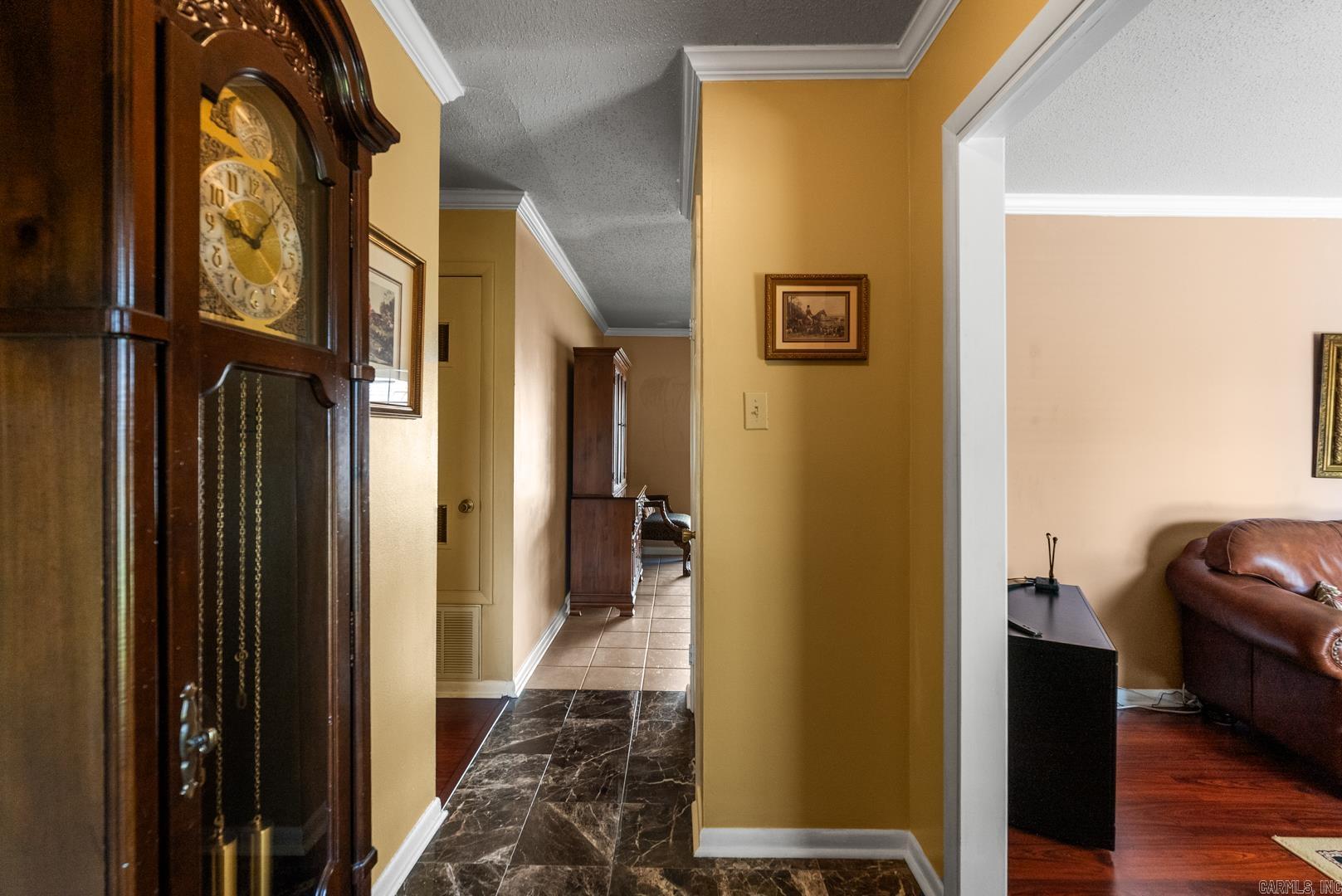 Royal Manor - Residential