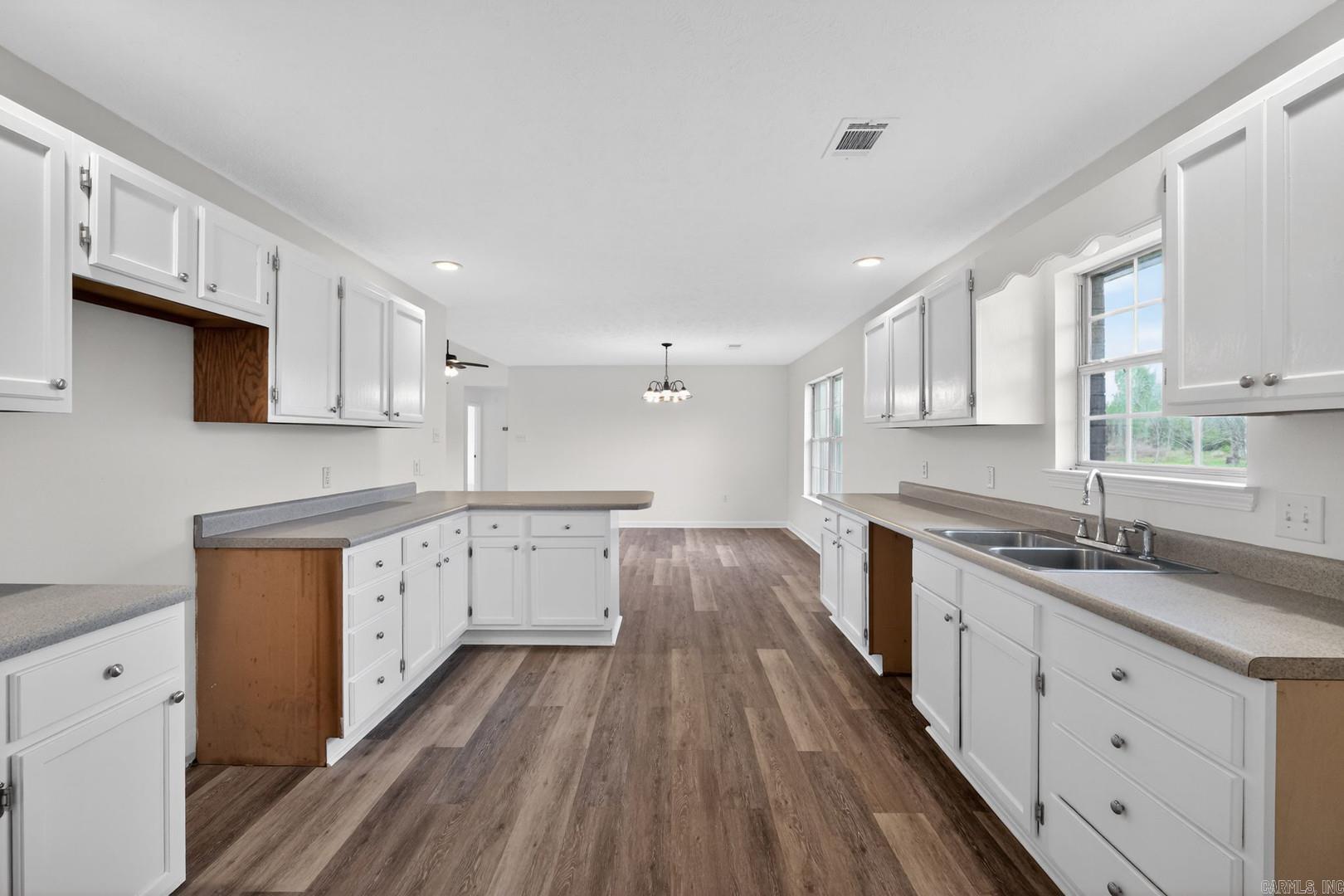 GREEN MEADOWS - Residential