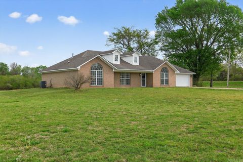 Photo of 2 Green Meadows Drive, Vilonia, AR 72173 (MLS # 26011044)