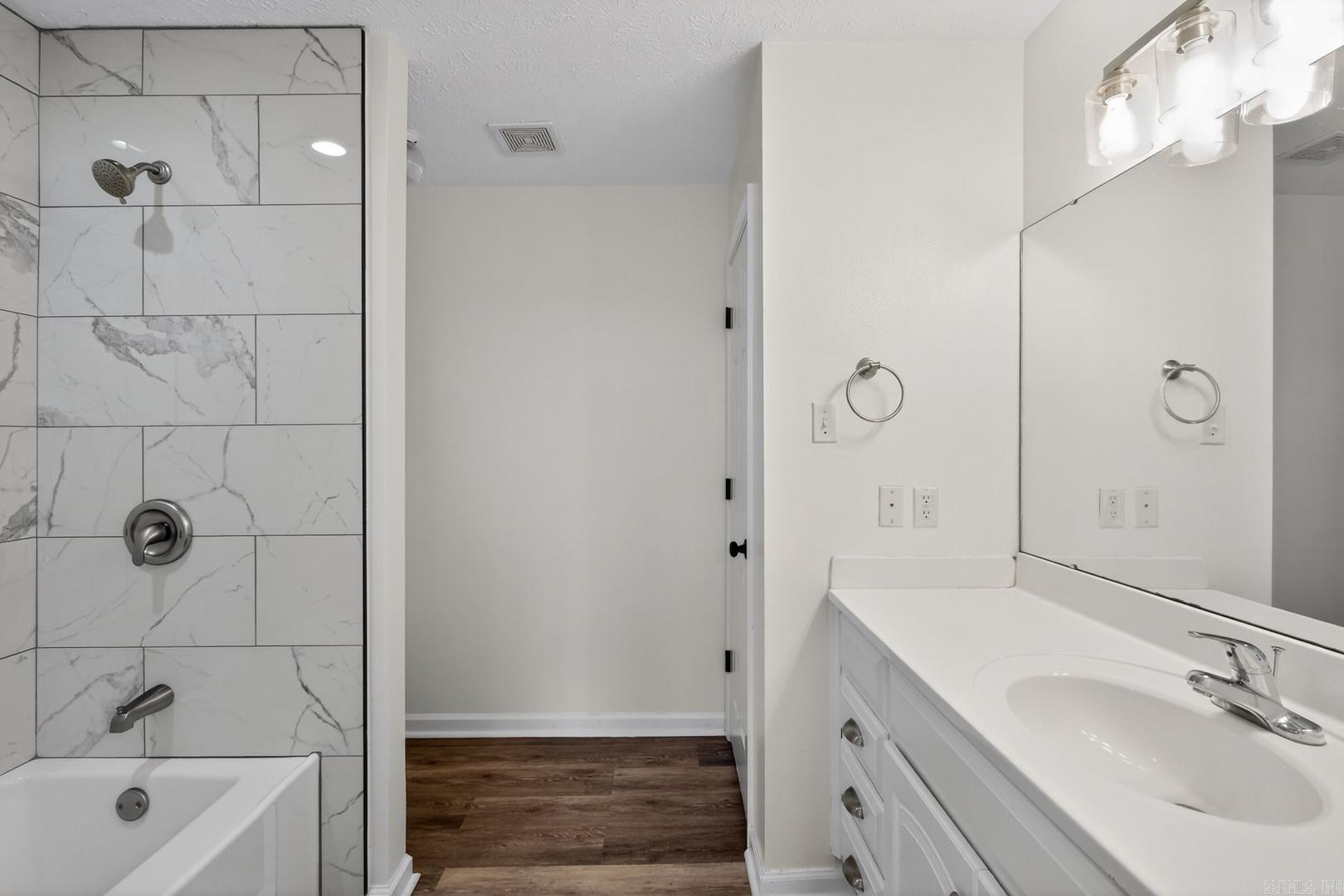 GREEN MEADOWS - Residential