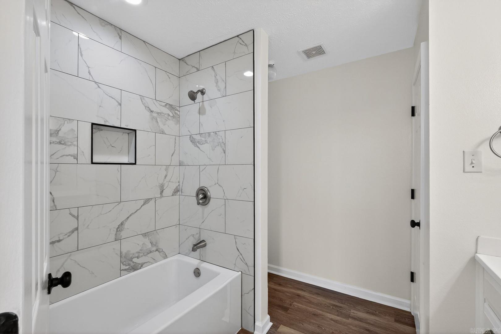 GREEN MEADOWS - Residential