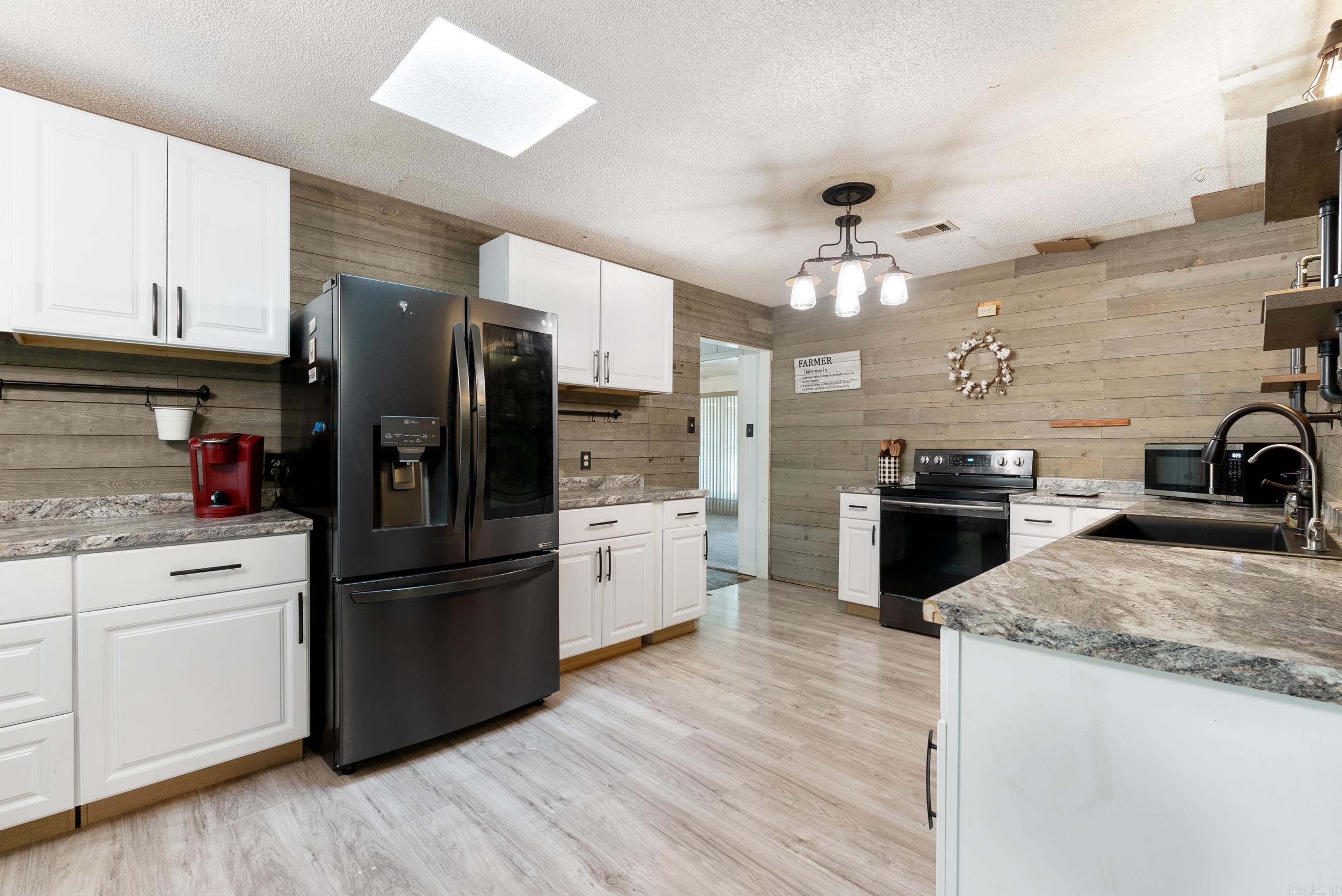 OAK FORREST - Residential