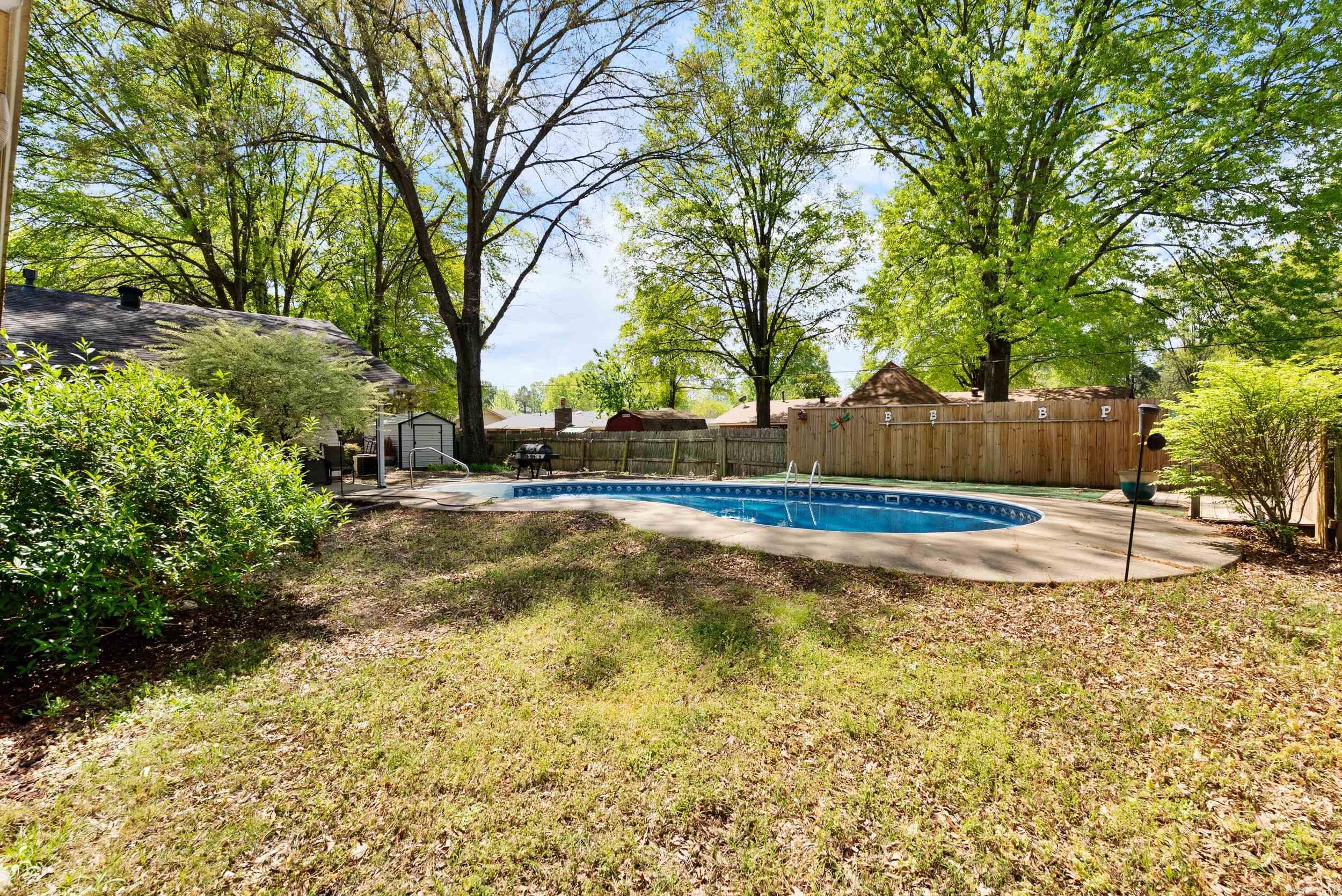 OAK FORREST - Residential