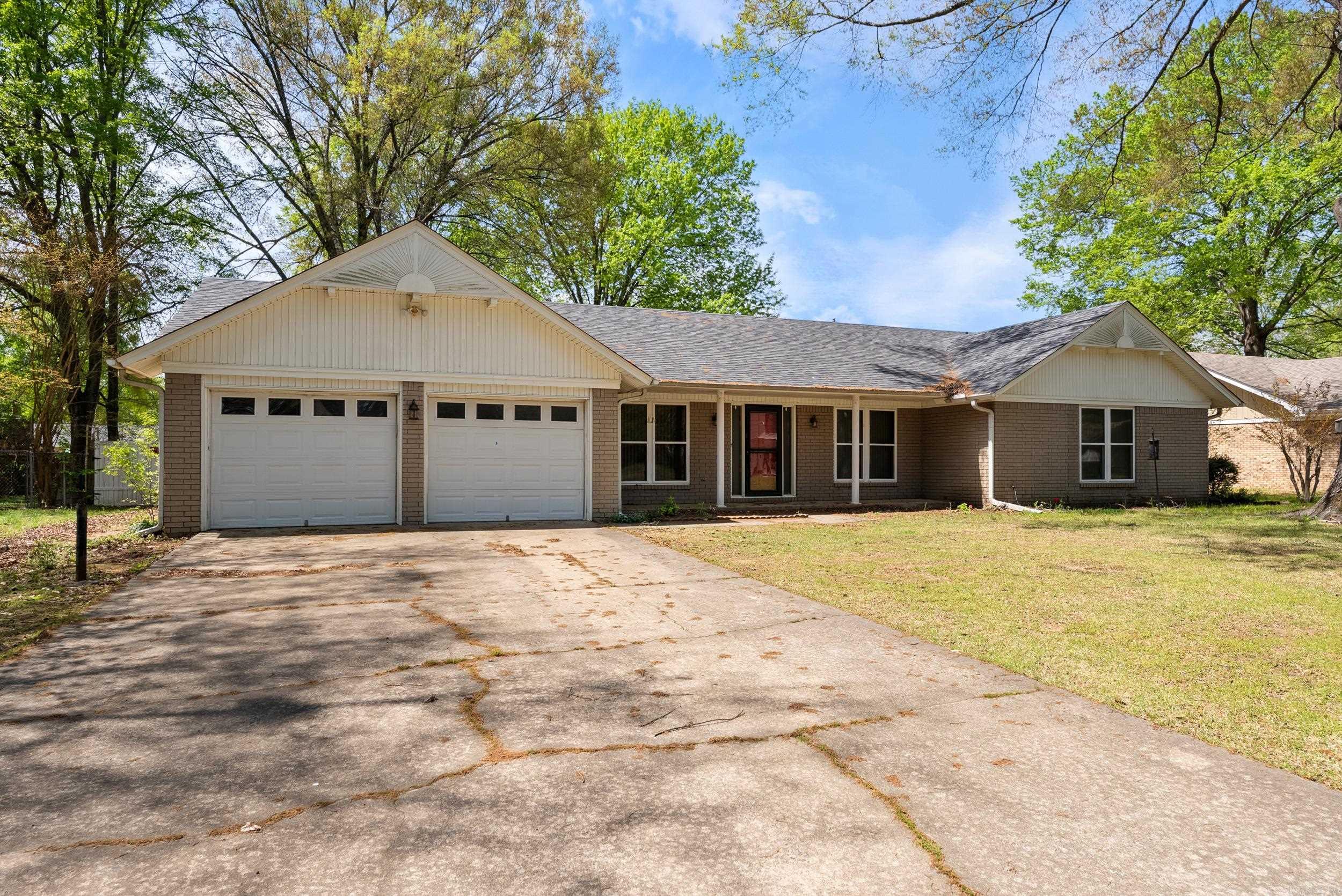 OAK FORREST - Residential