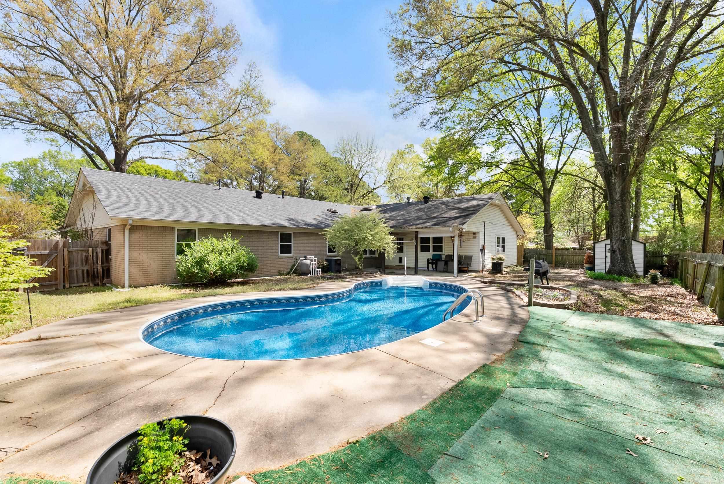 OAK FORREST - Residential