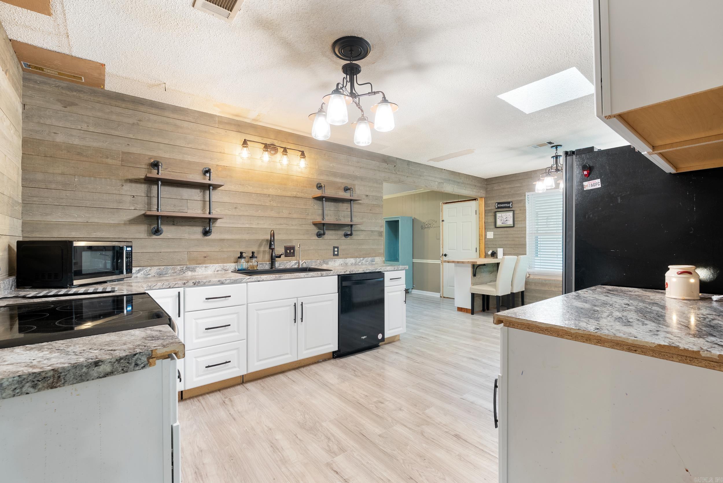 OAK FORREST - Residential