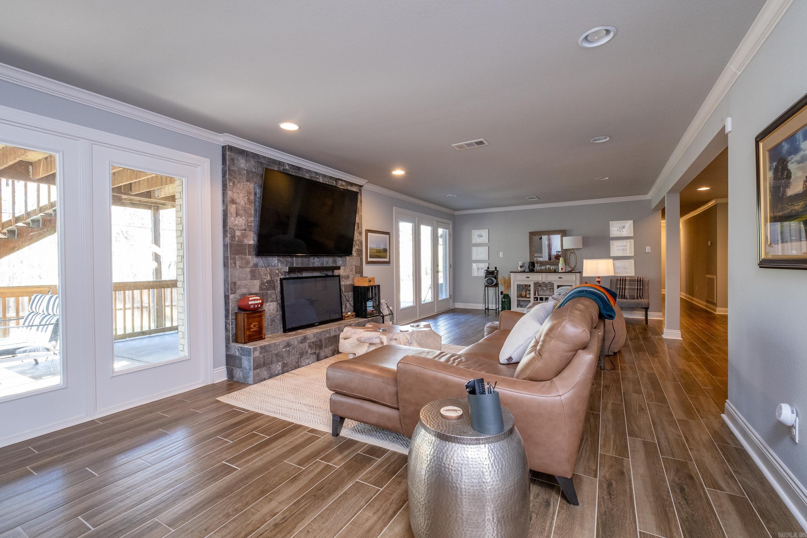 KINGWOOD PLACE - Residential