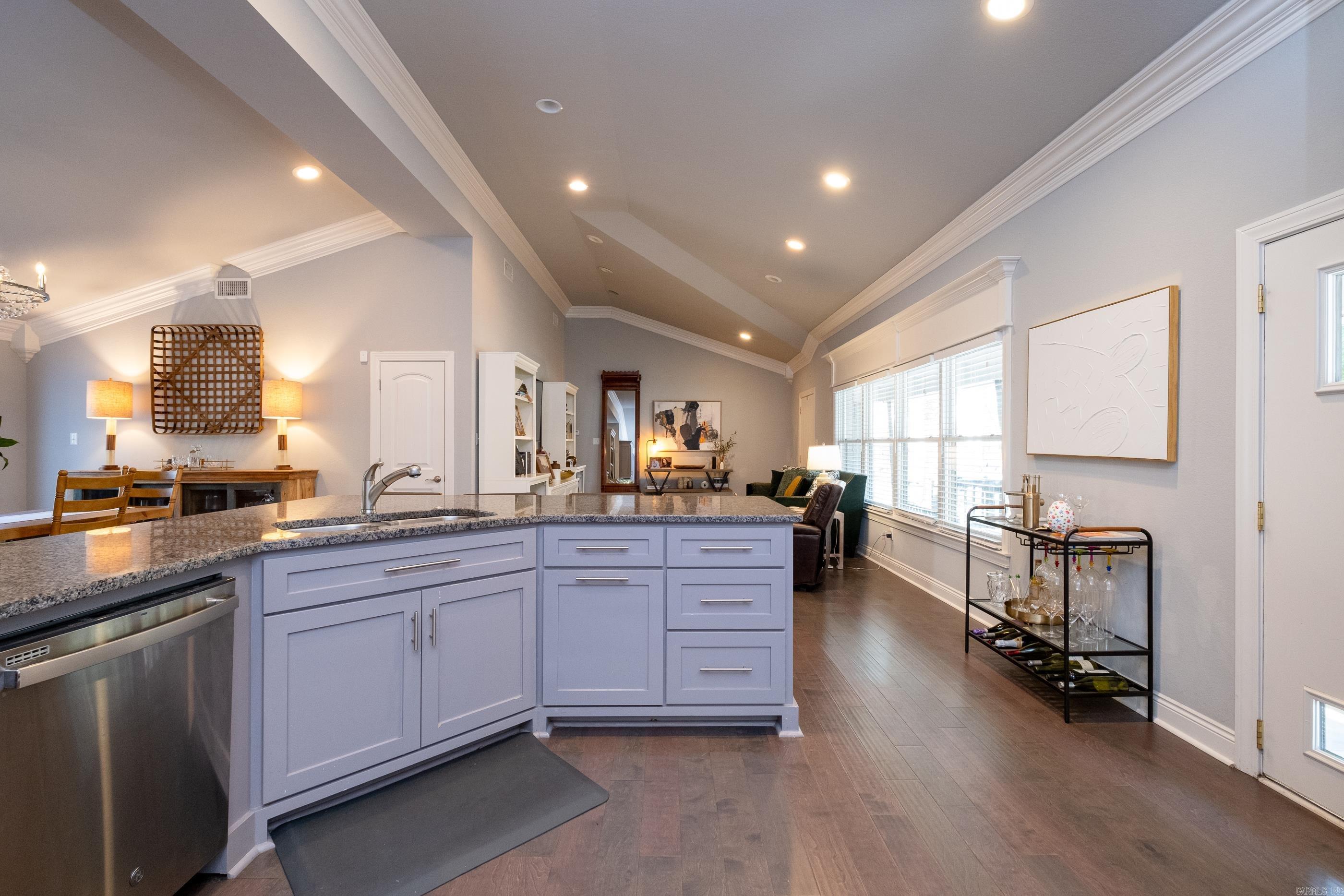 KINGWOOD PLACE - Residential