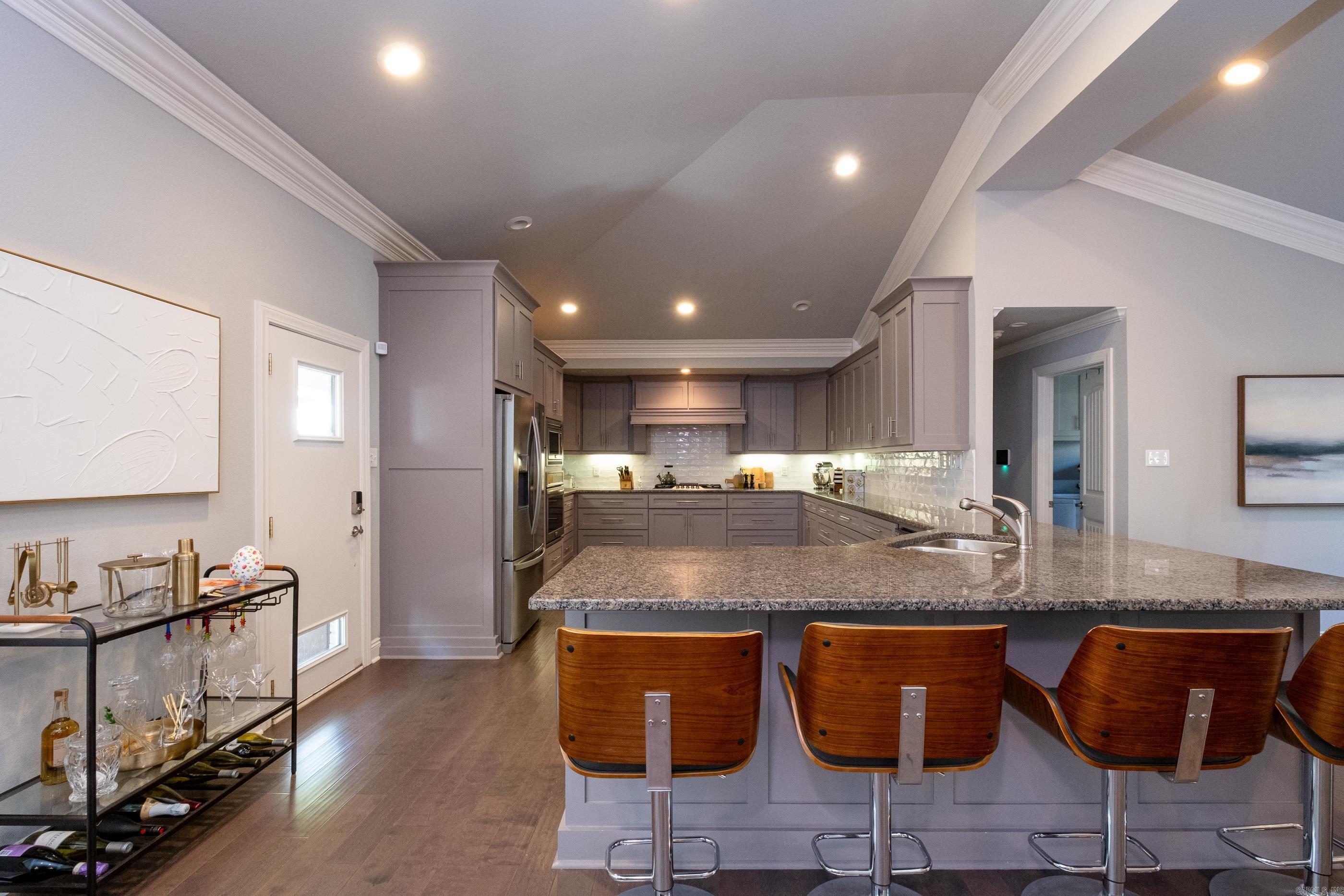 KINGWOOD PLACE - Residential