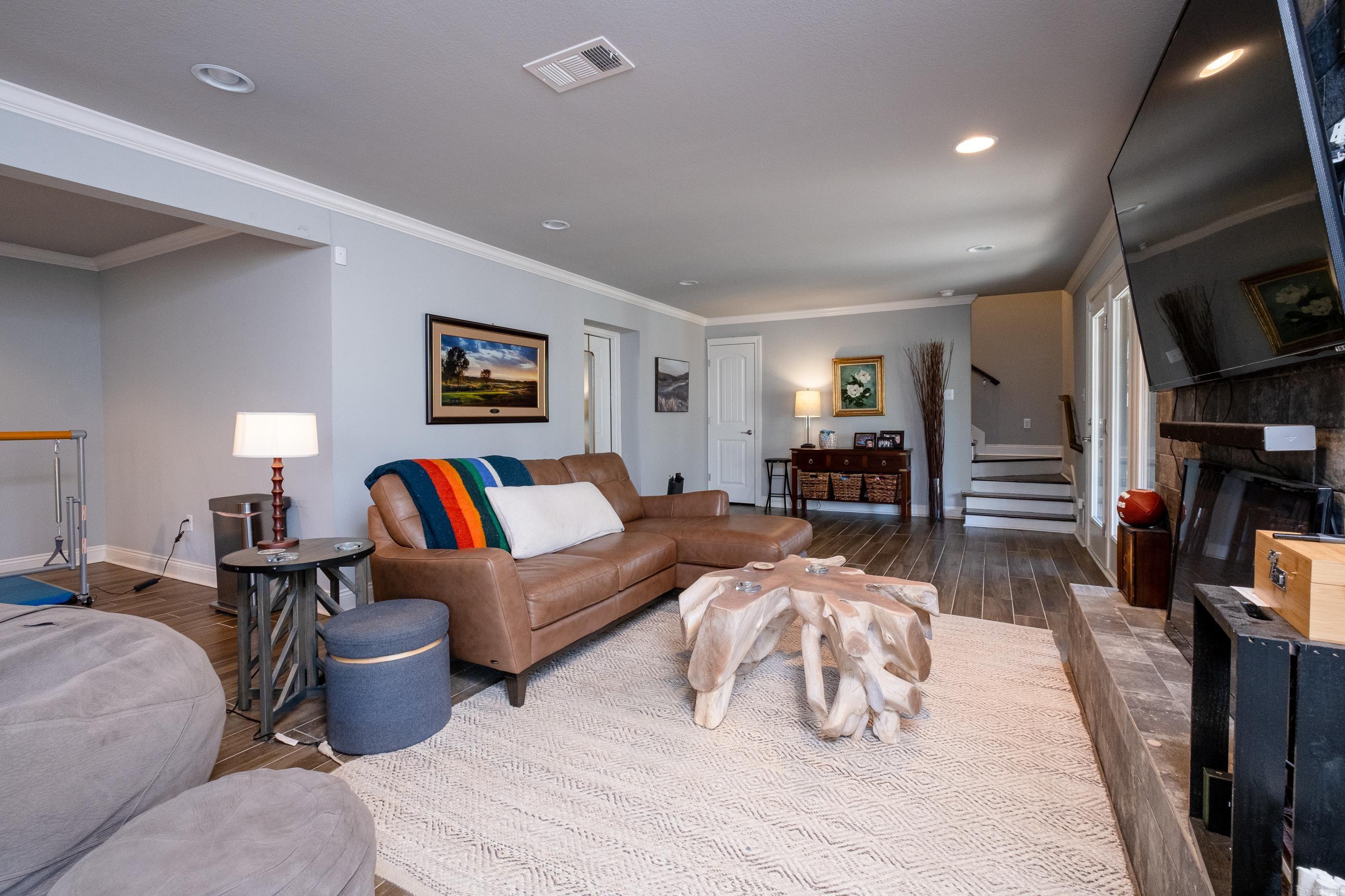 KINGWOOD PLACE - Residential