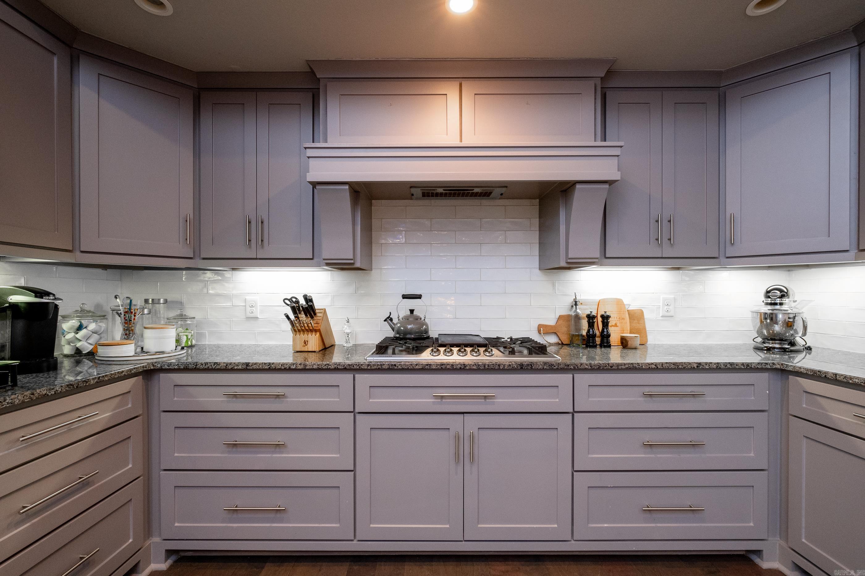 KINGWOOD PLACE - Residential