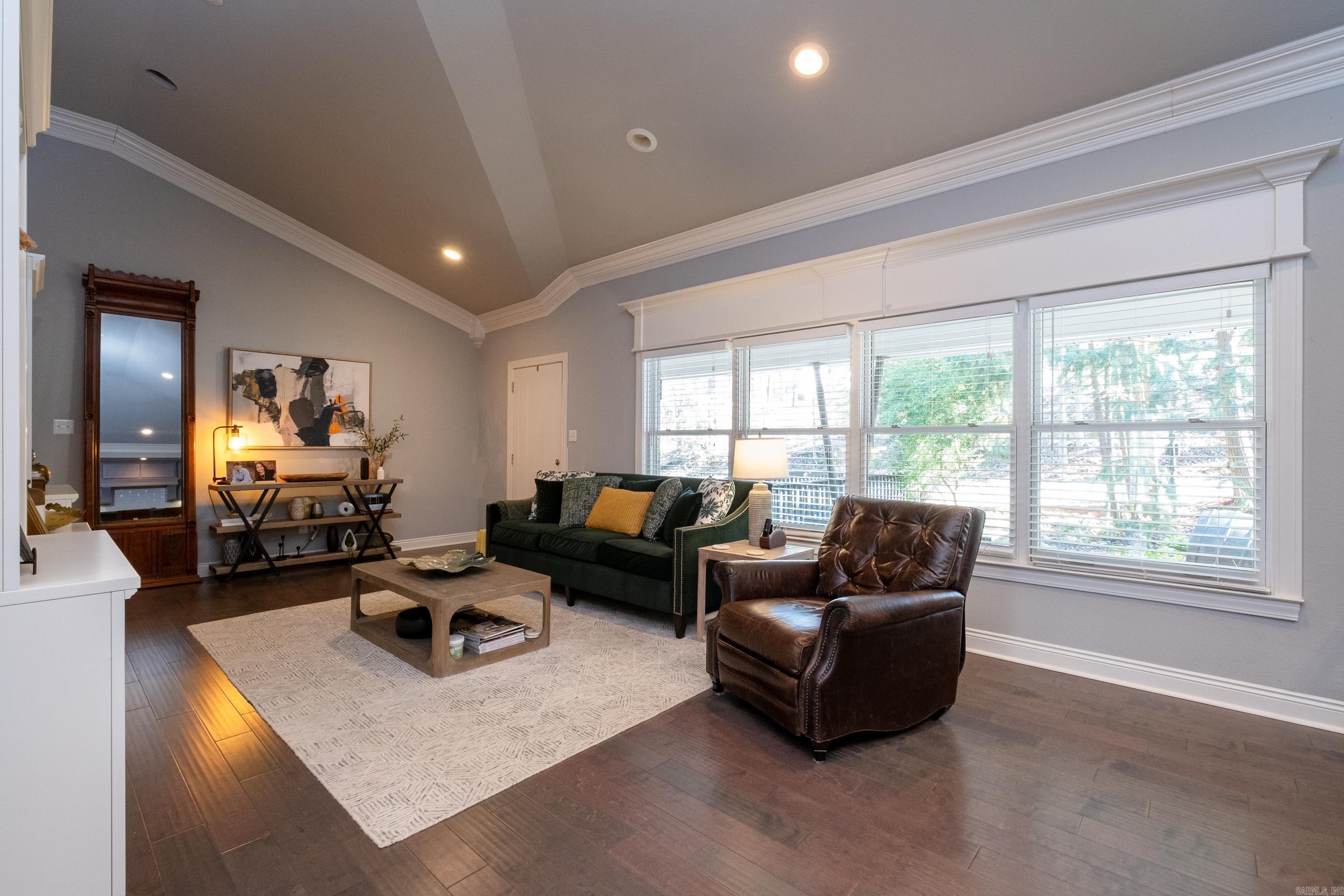 KINGWOOD PLACE - Residential